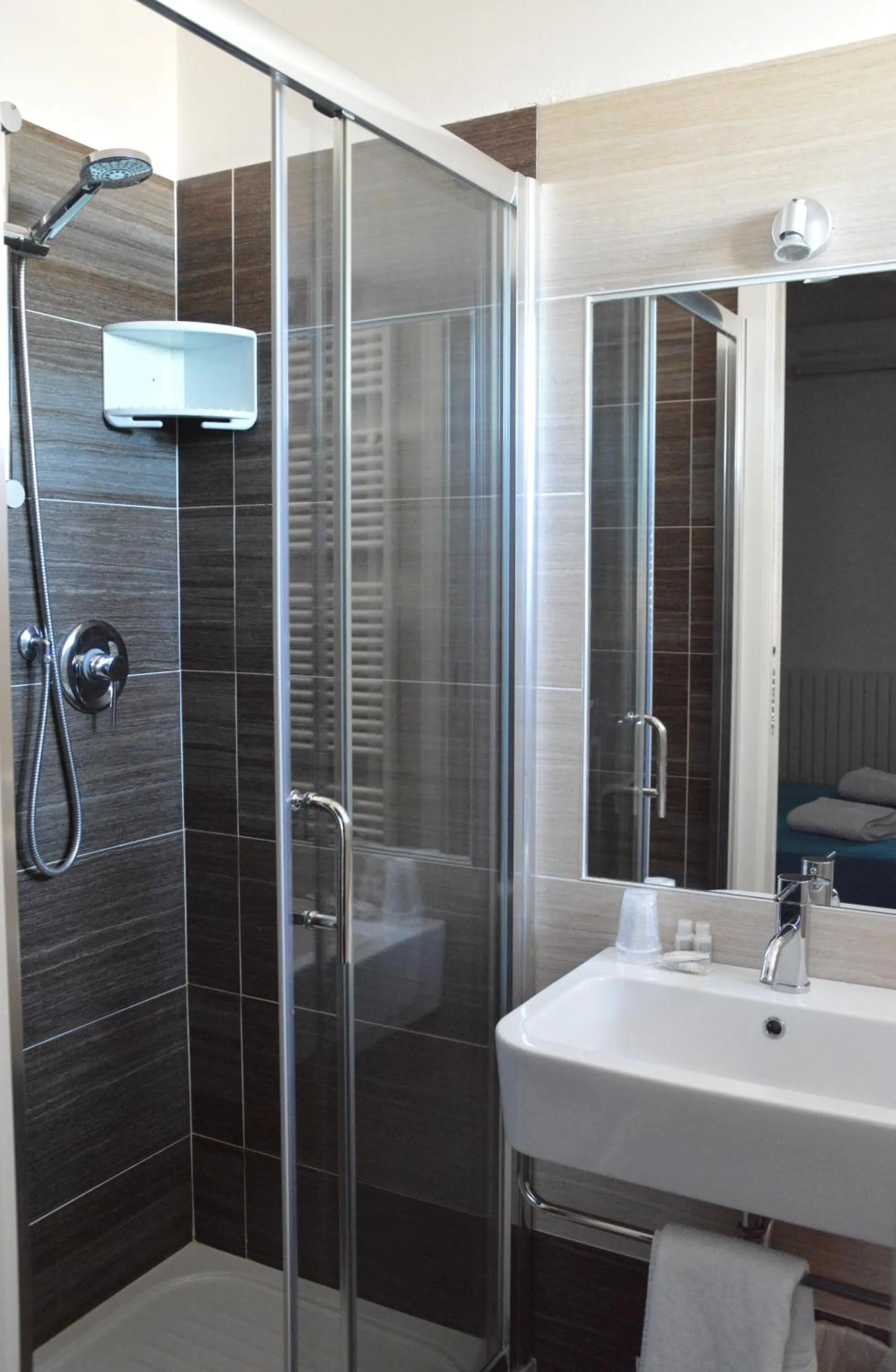 Shower in Hotel Caesar