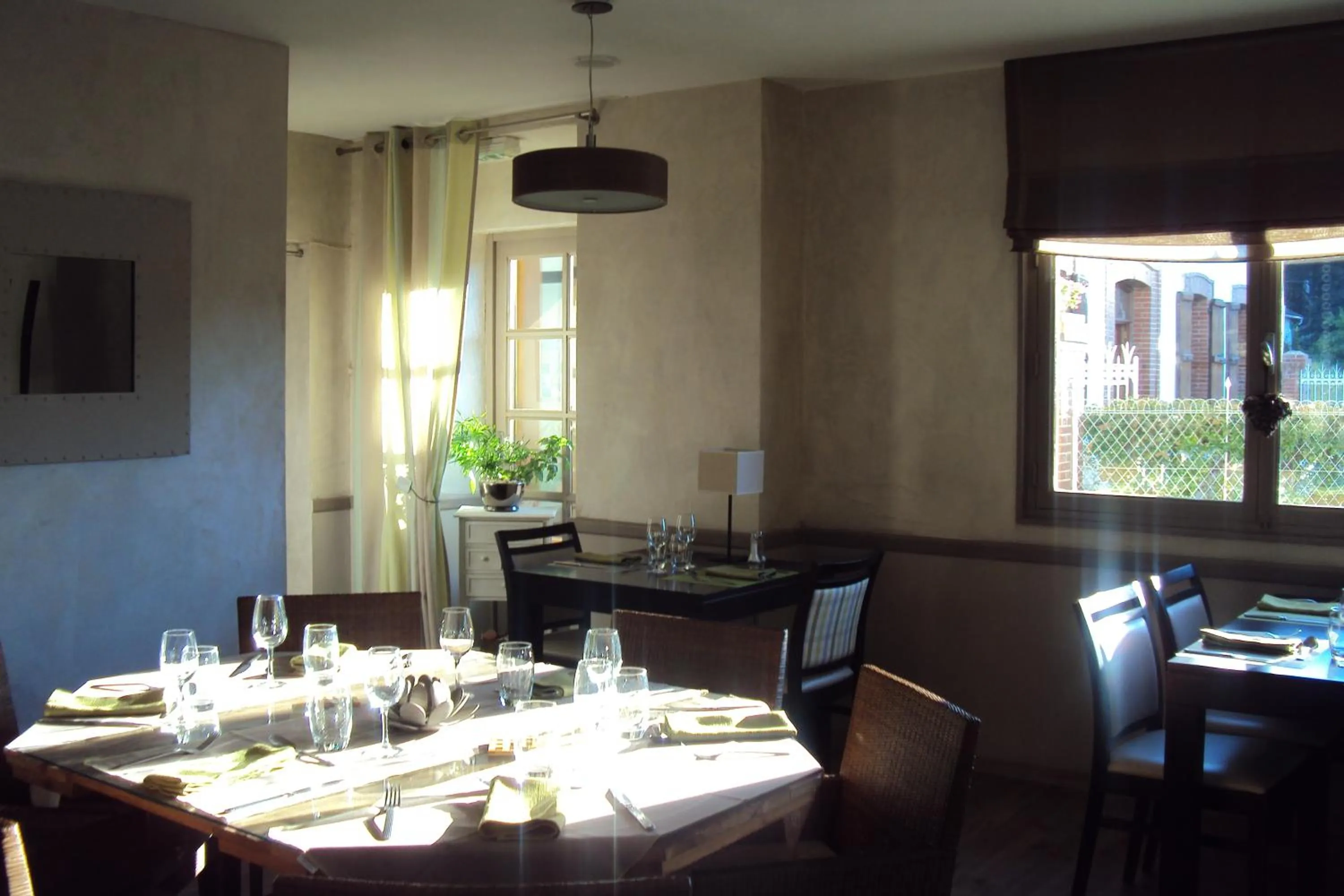 Restaurant/places to eat in Logis Hôtel Les 3B