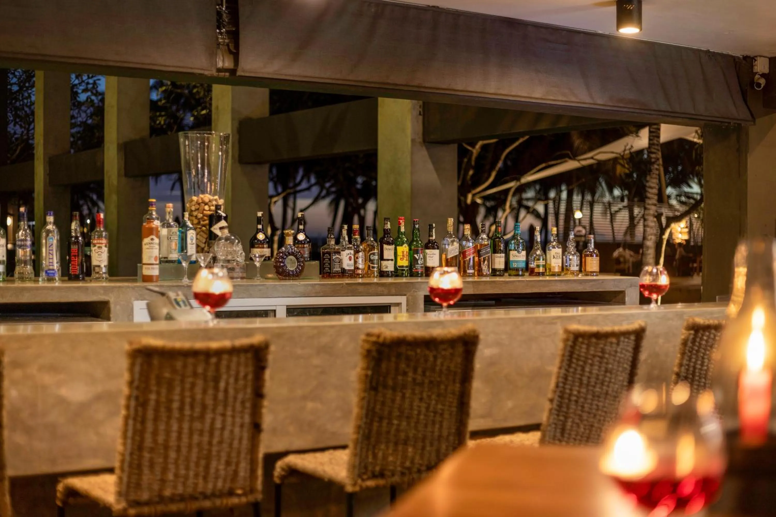 Restaurant/places to eat in Jetwing Beach