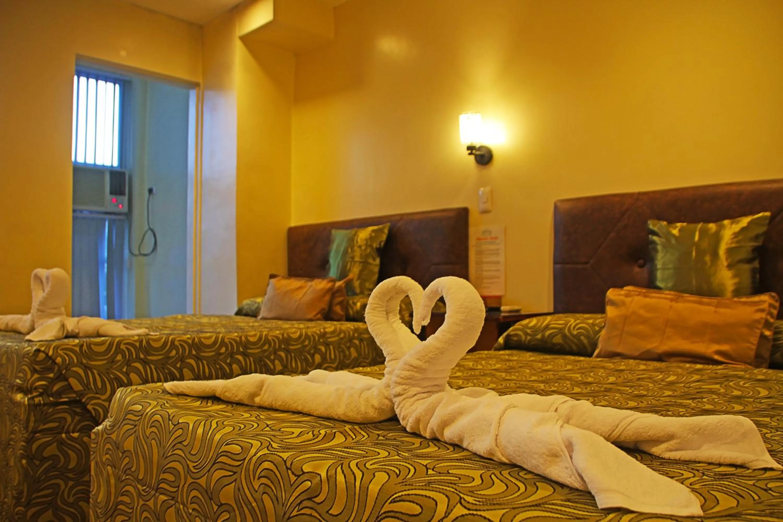 Bedroom, Bed in Fj Manila Hotel