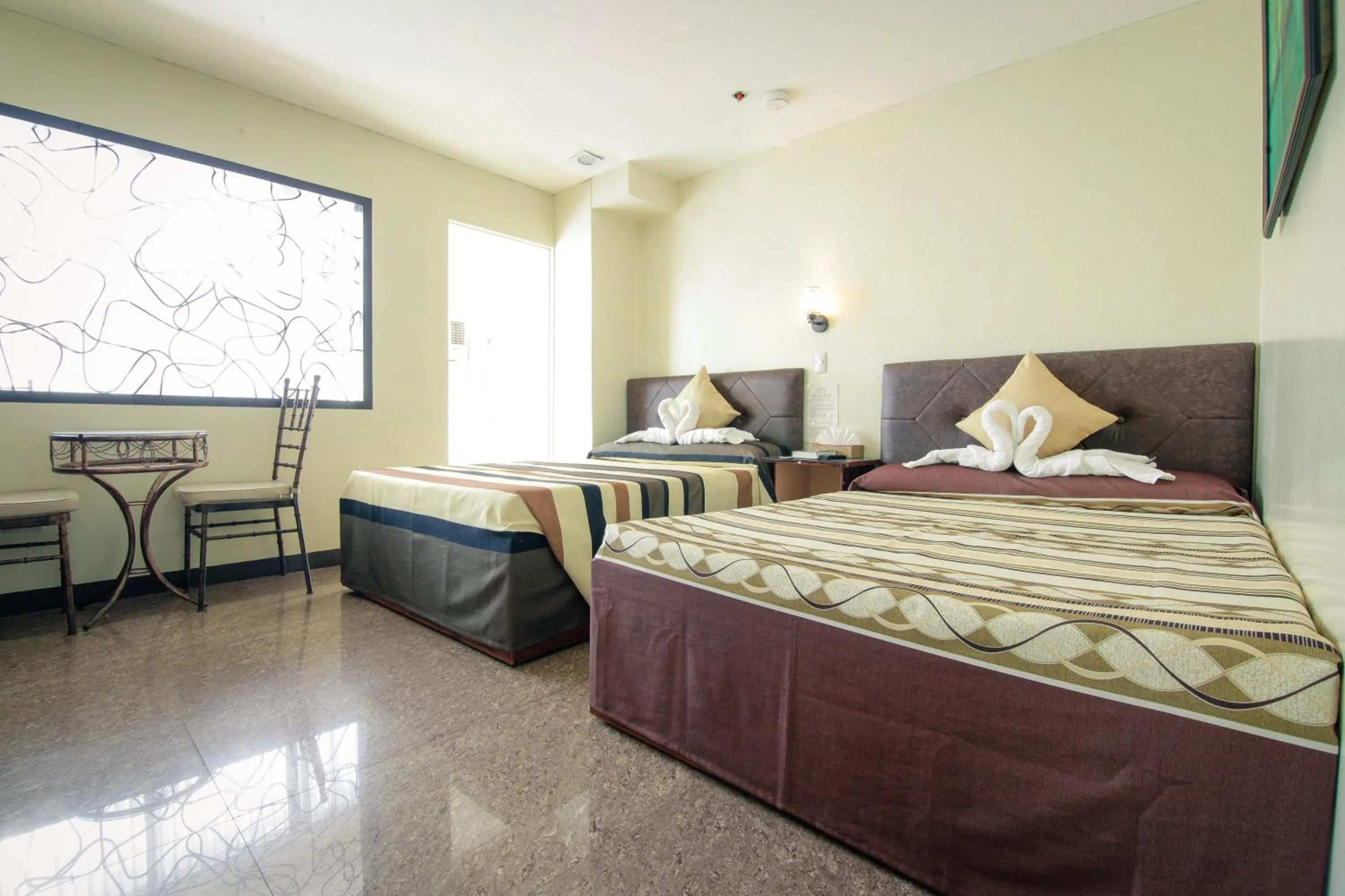 Bedroom, Bed in Fj Manila Hotel