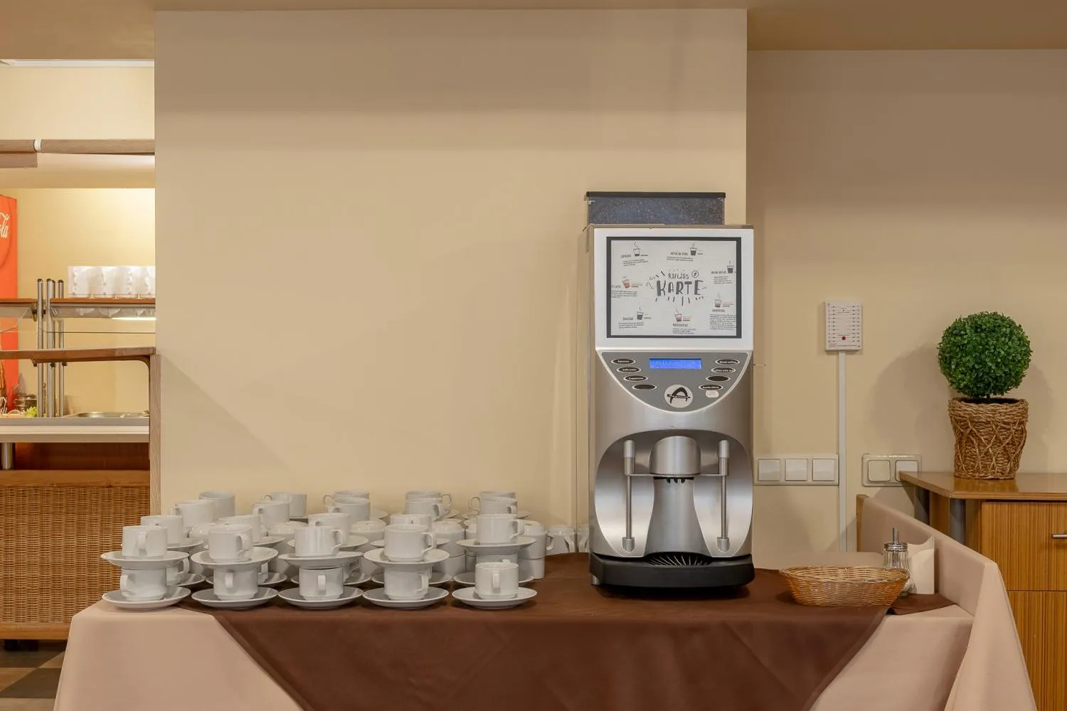 Breakfast in Apart Hotel Tomo FREE PARKING