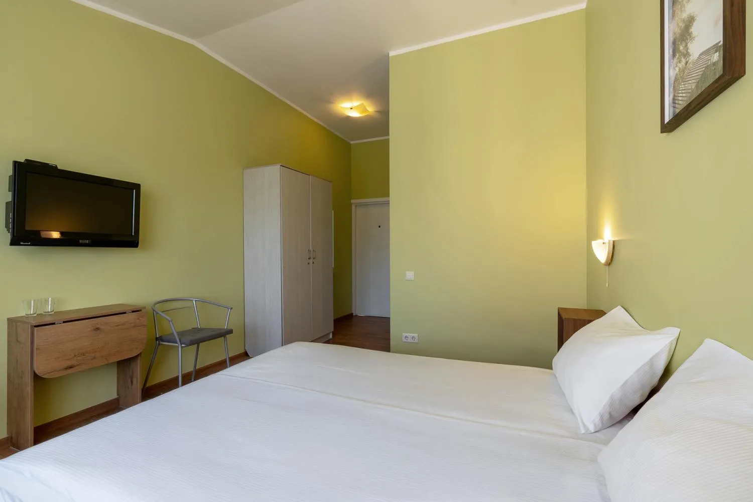 Photo of the whole room, Bed in Apart Hotel Tomo FREE PARKING