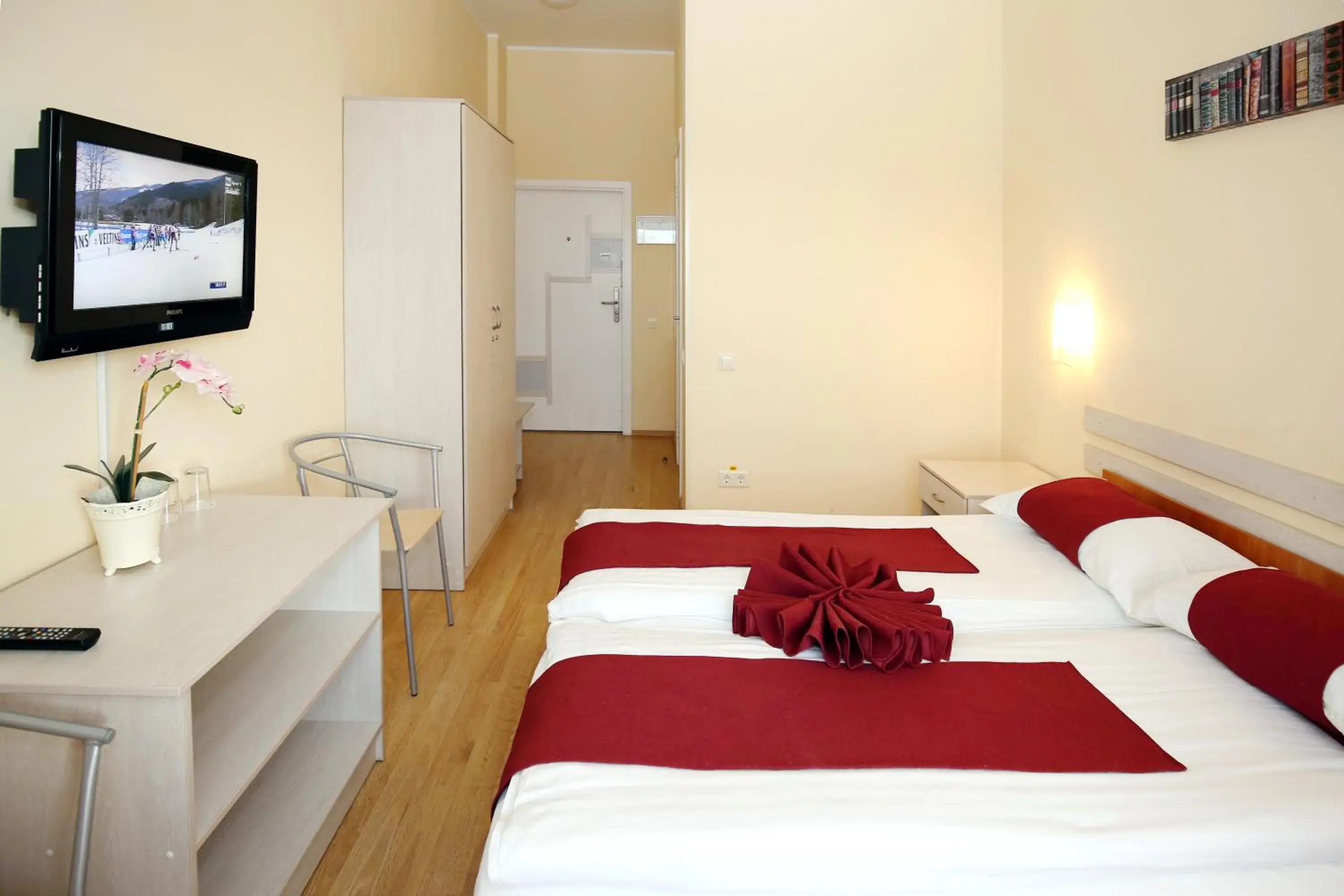 Single Room in Apart Hotel Tomo FREE PARKING Single Room in Apart Hotel Tomo FREE PARKING
