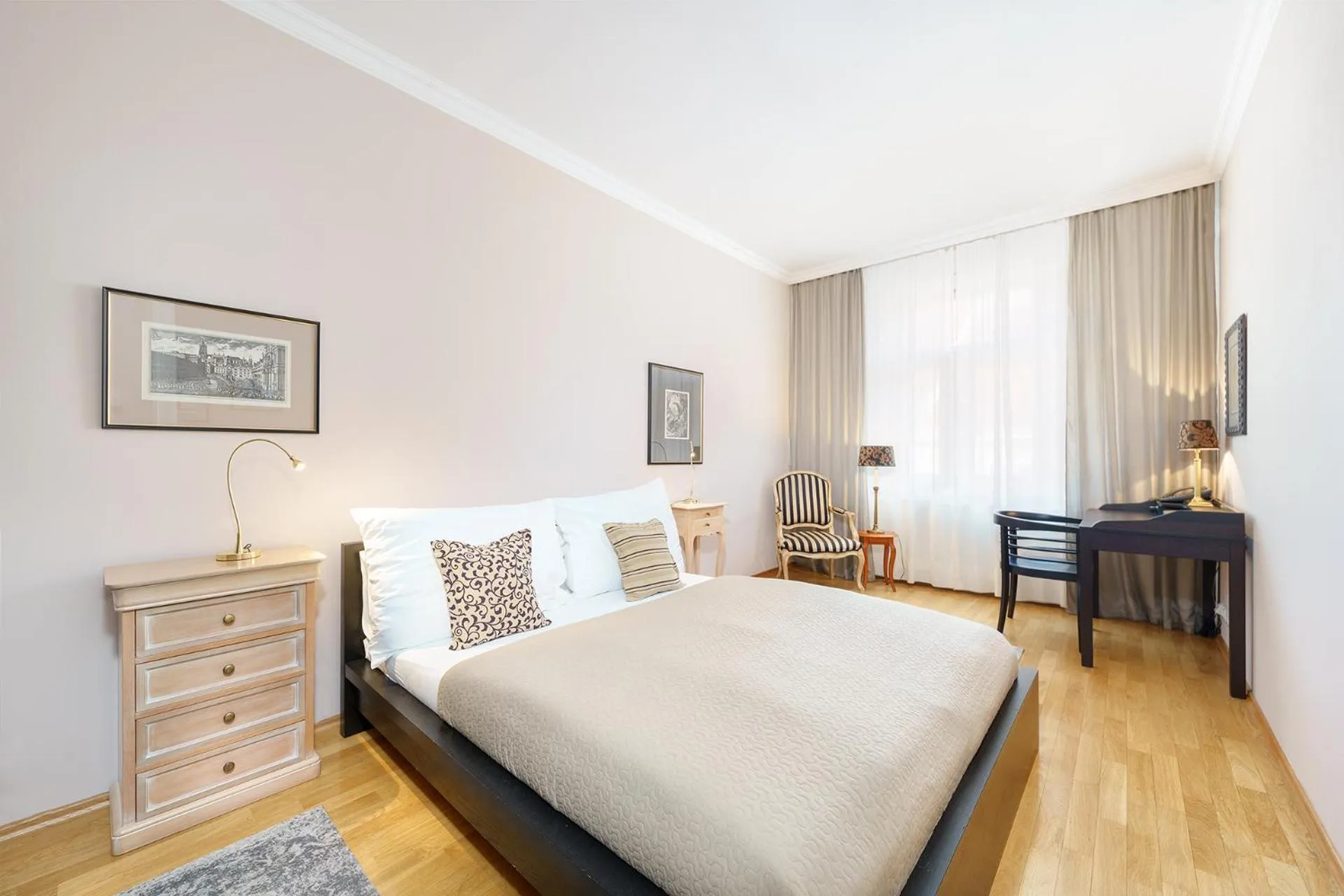 Bedroom, Bed in Hunger Wall Residence