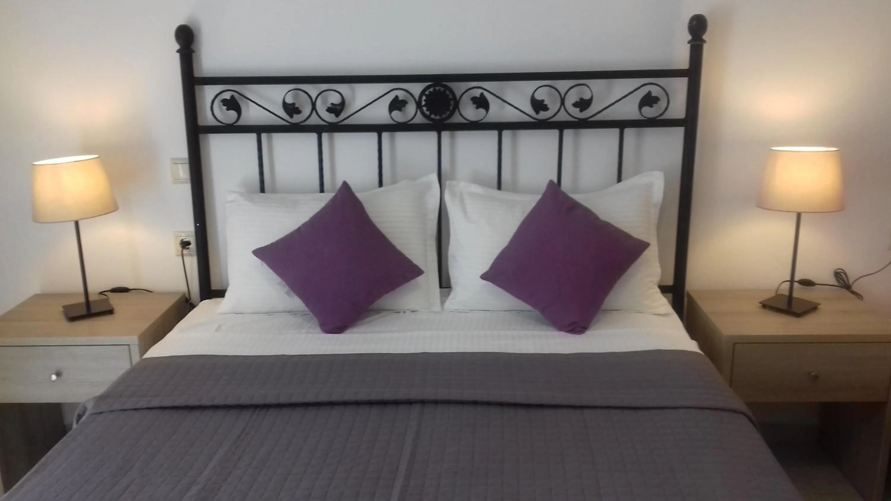 Bed in Aegean Blue Studios