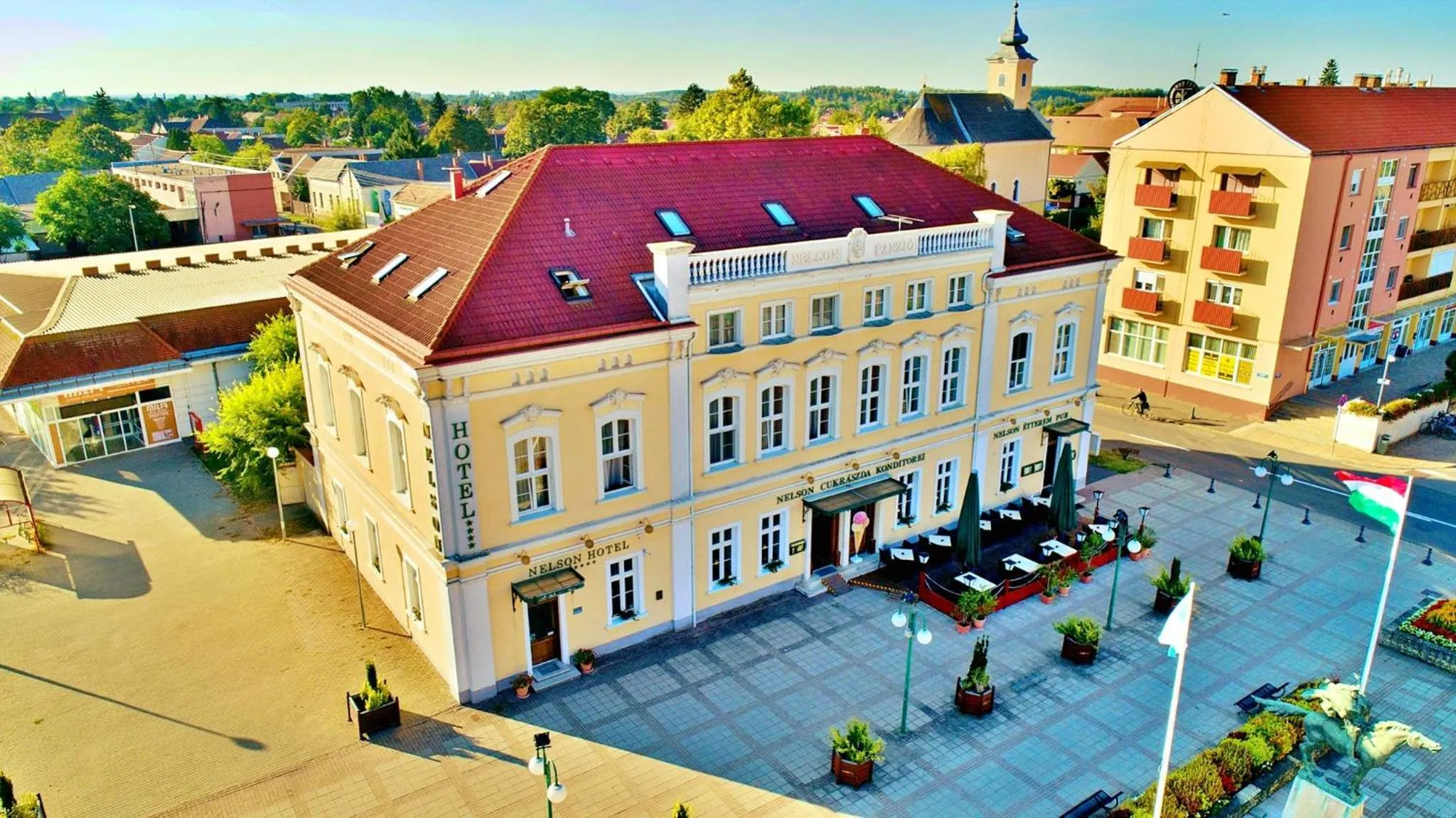 Bird's eye view in Nelson Hotel