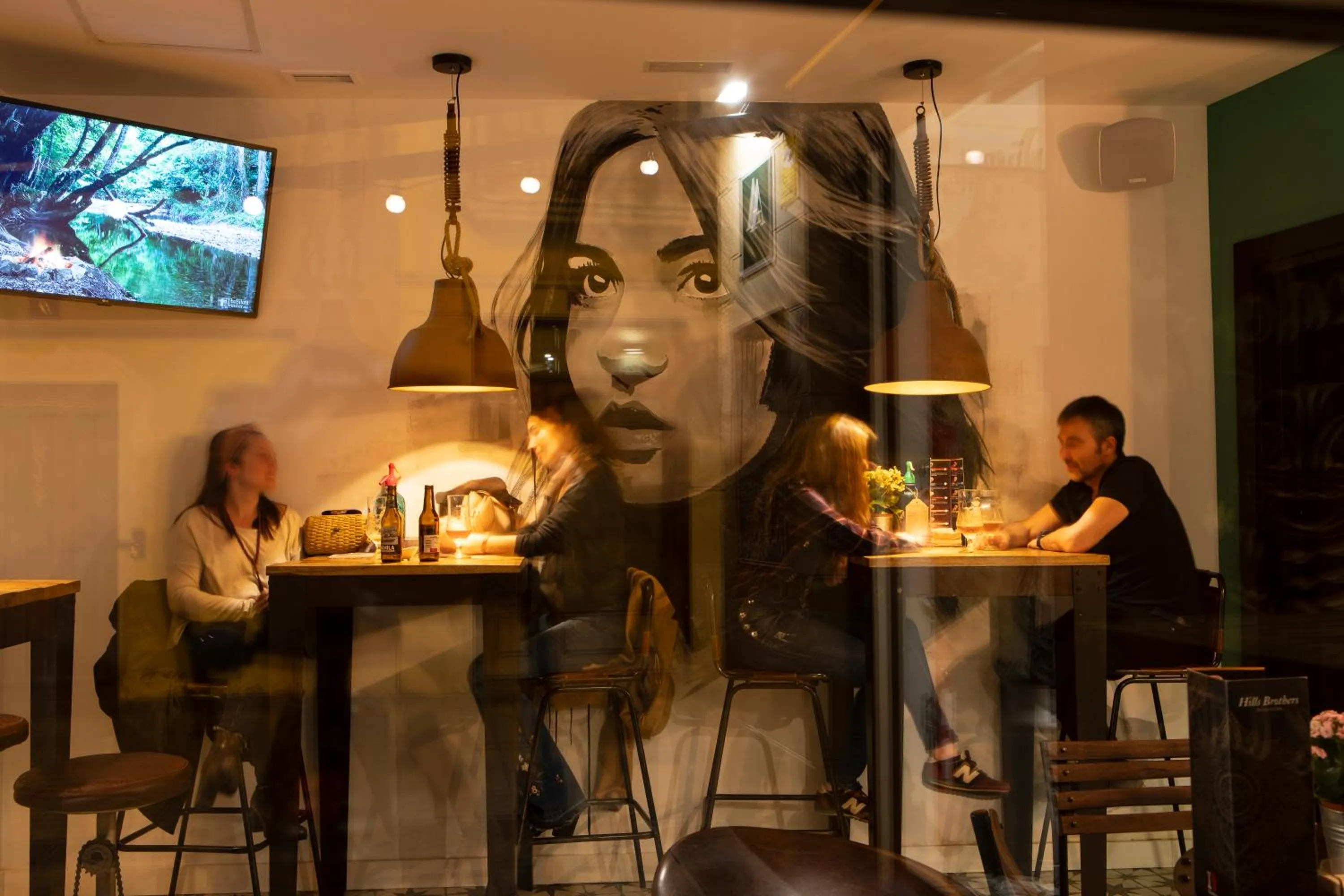 Alcoholic drinks in Winederful Hostel & Café