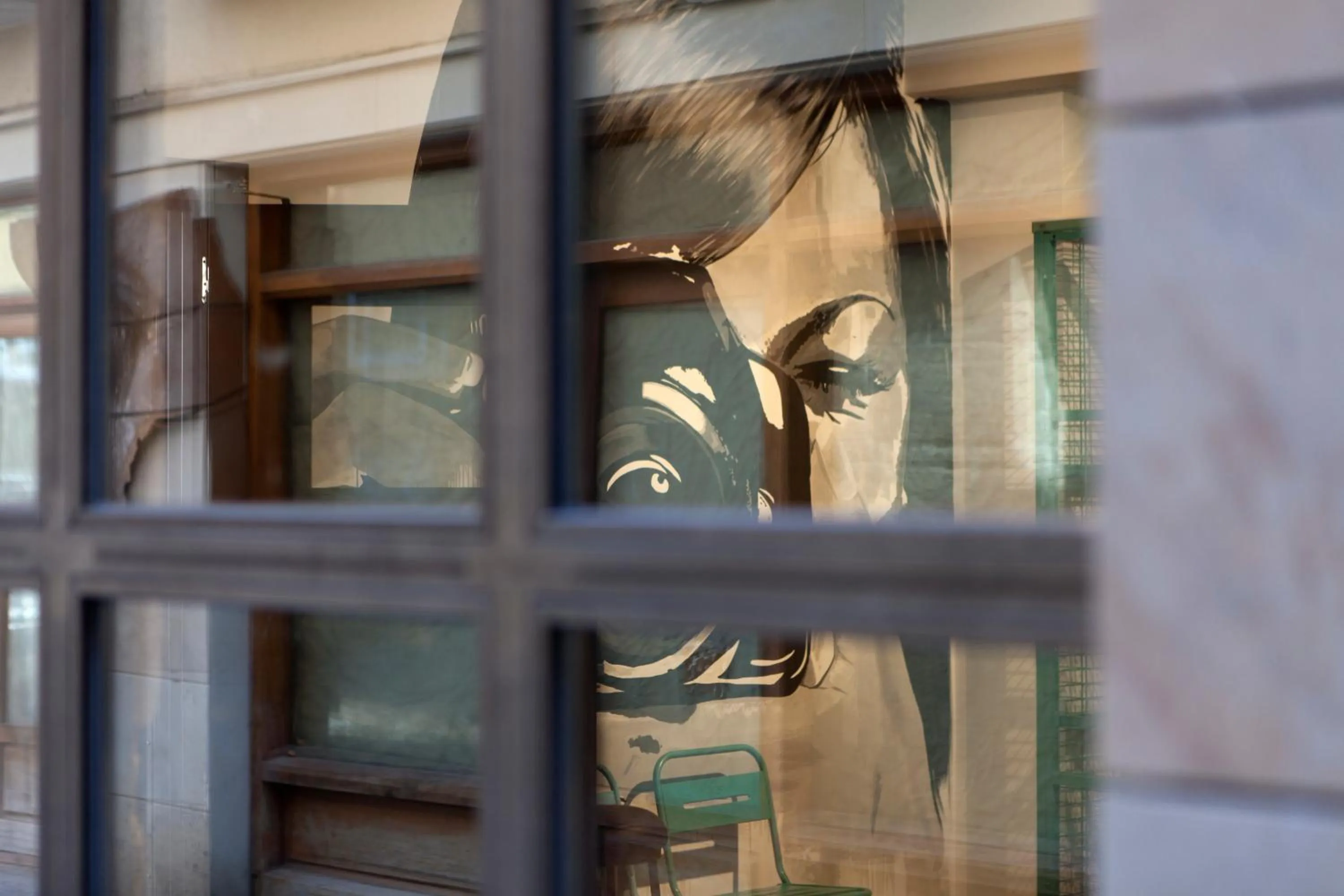 Winederful Hostel & Café