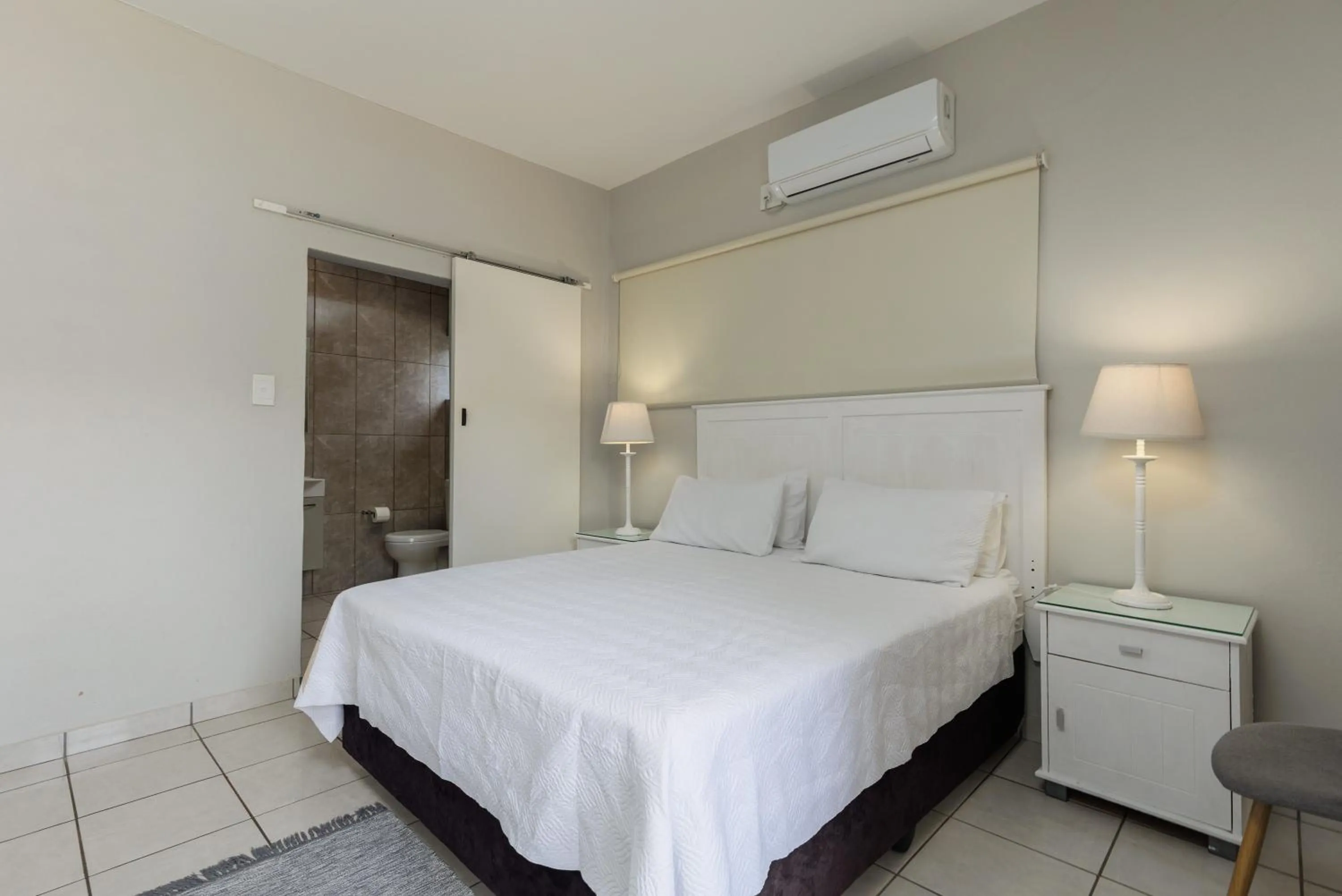 Photo of the whole room, Bed in My Den Bed and Breakfast Pty Ltd