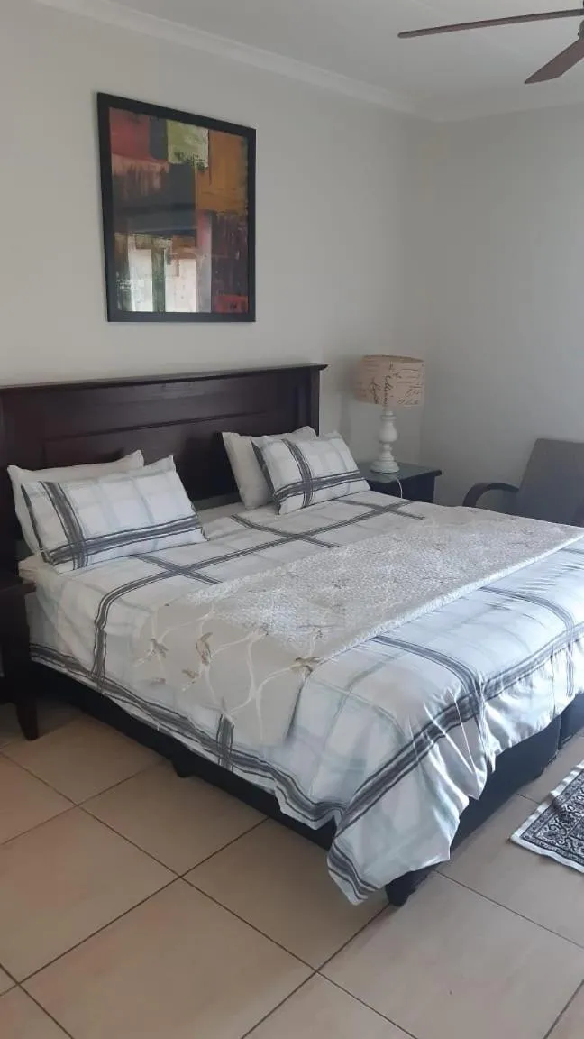 Bed in My Den Beachfront B&B and Self-Catering