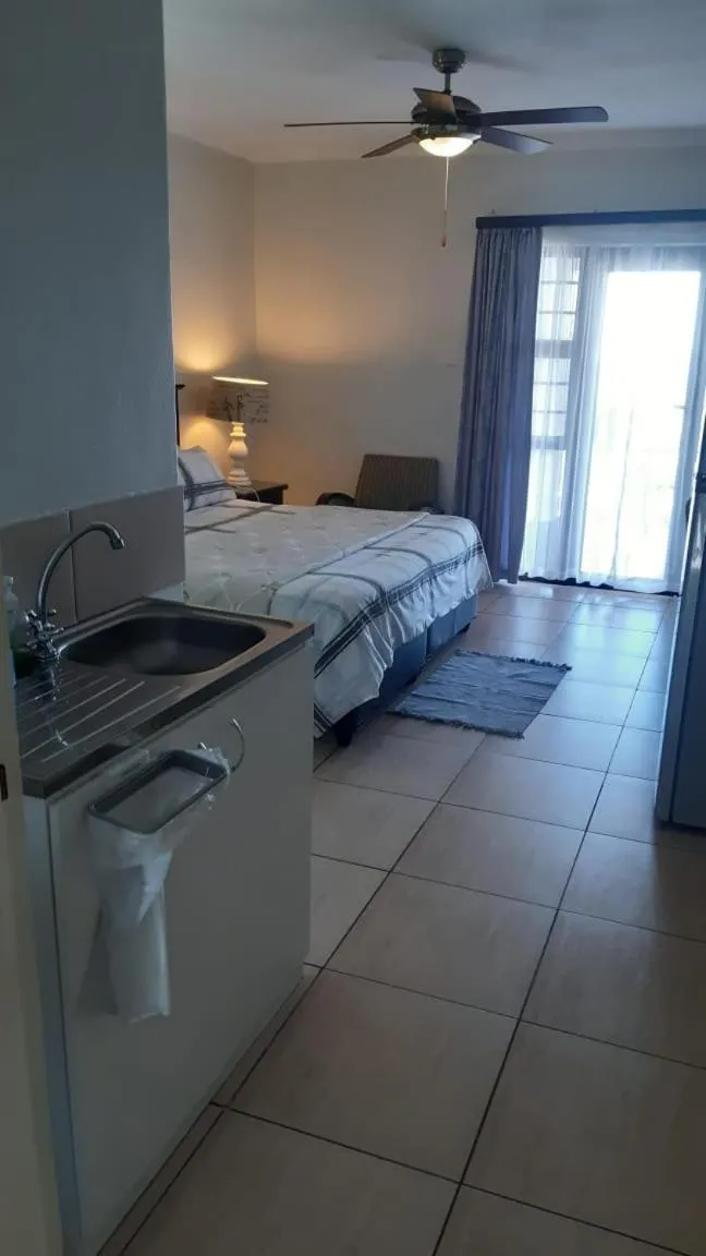 Bed in My Den Beachfront B&B and Self-Catering