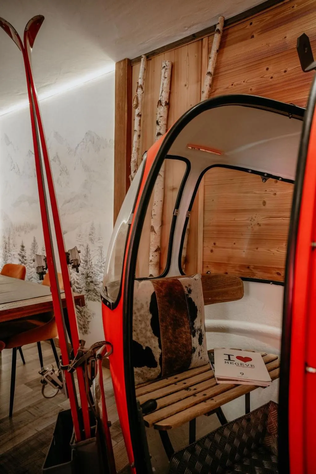 Decorative detail in Hôtel Les Cimes