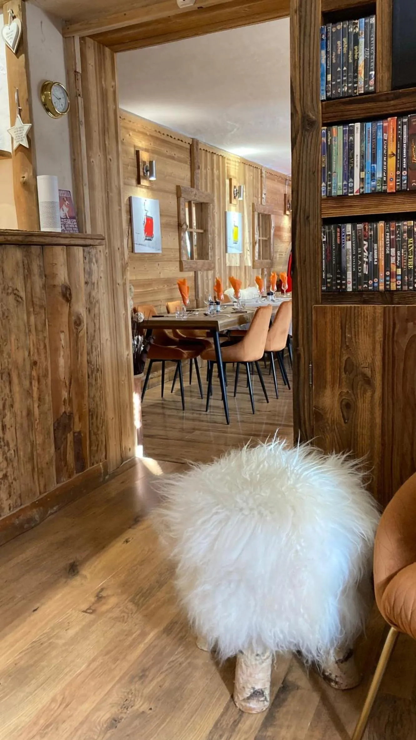 Lounge or bar in Hôtel Les Cimes