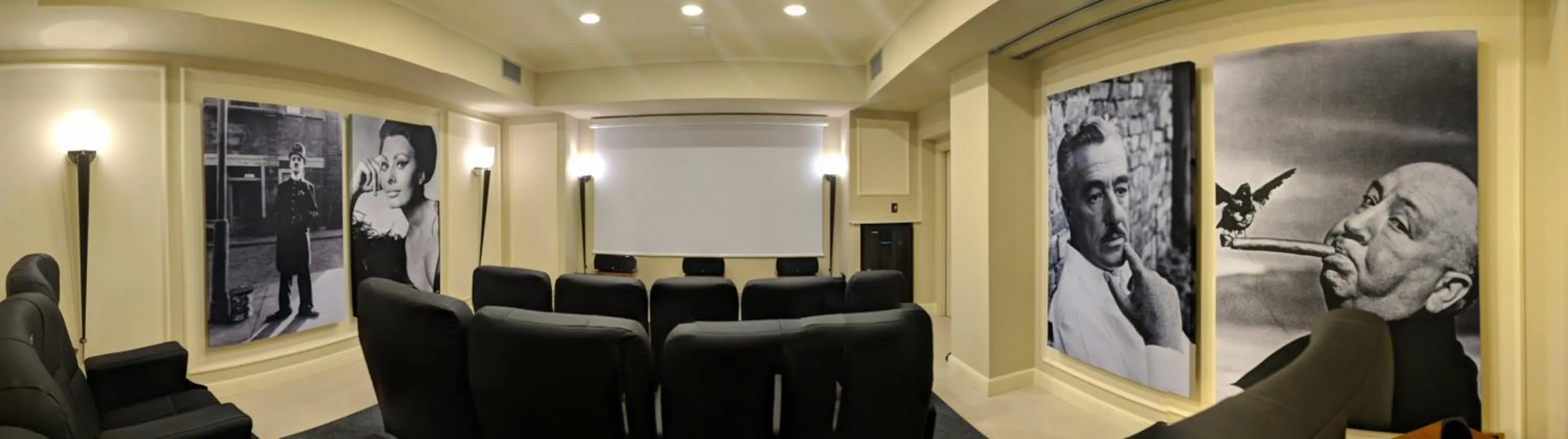 Communal lounge/ TV room in Hotel Miramare & Spa