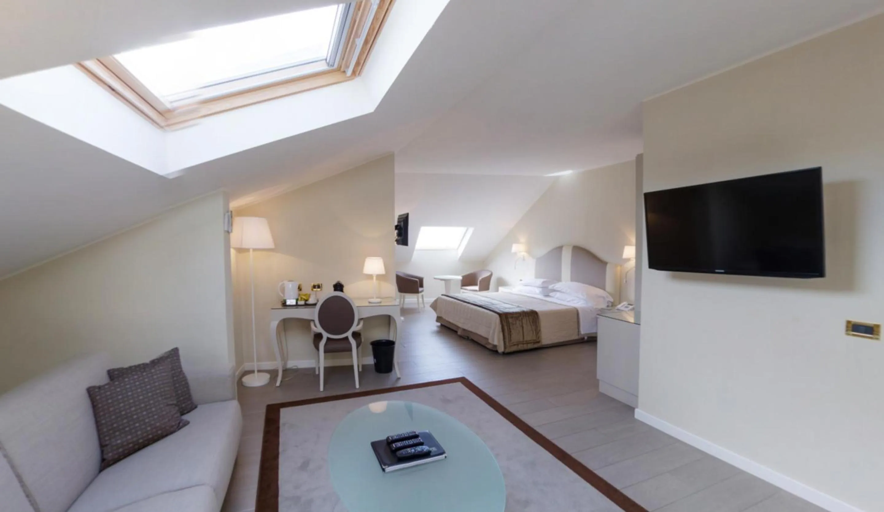 TV and multimedia, Bed in Hotel Miramare & Spa