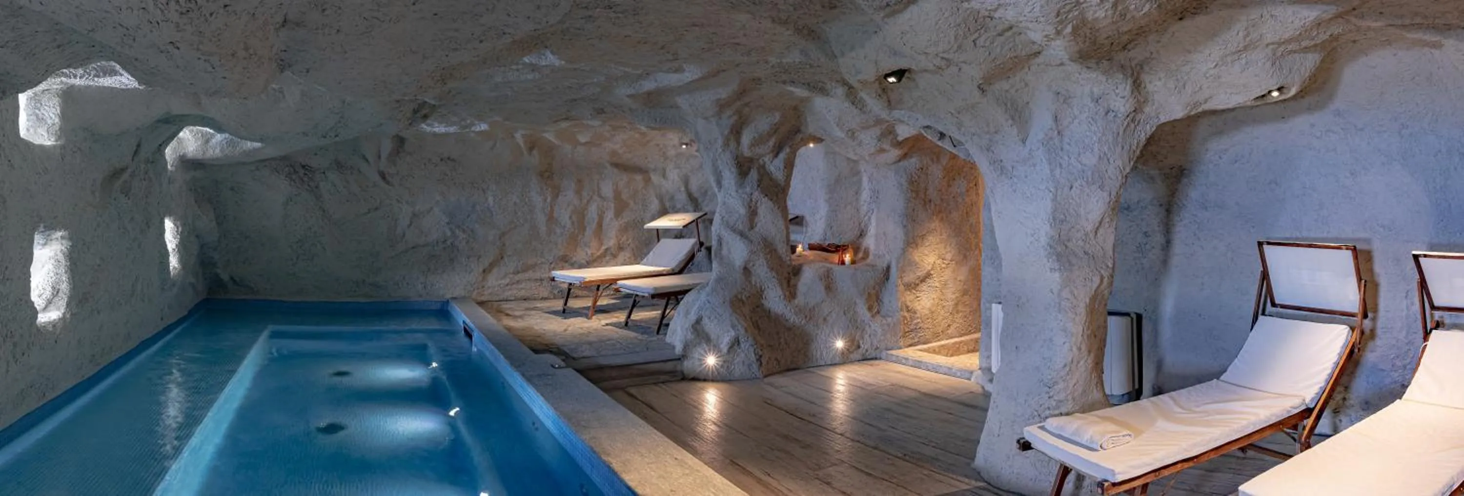 Swimming pool in Hotel Miramare & Spa