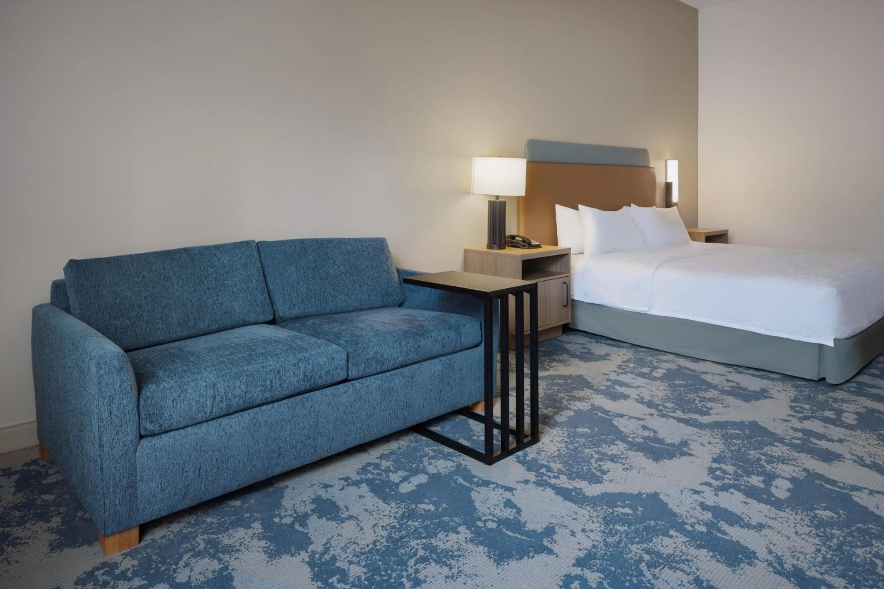 Bed in Hampton Inn & Suites Jekyll Island