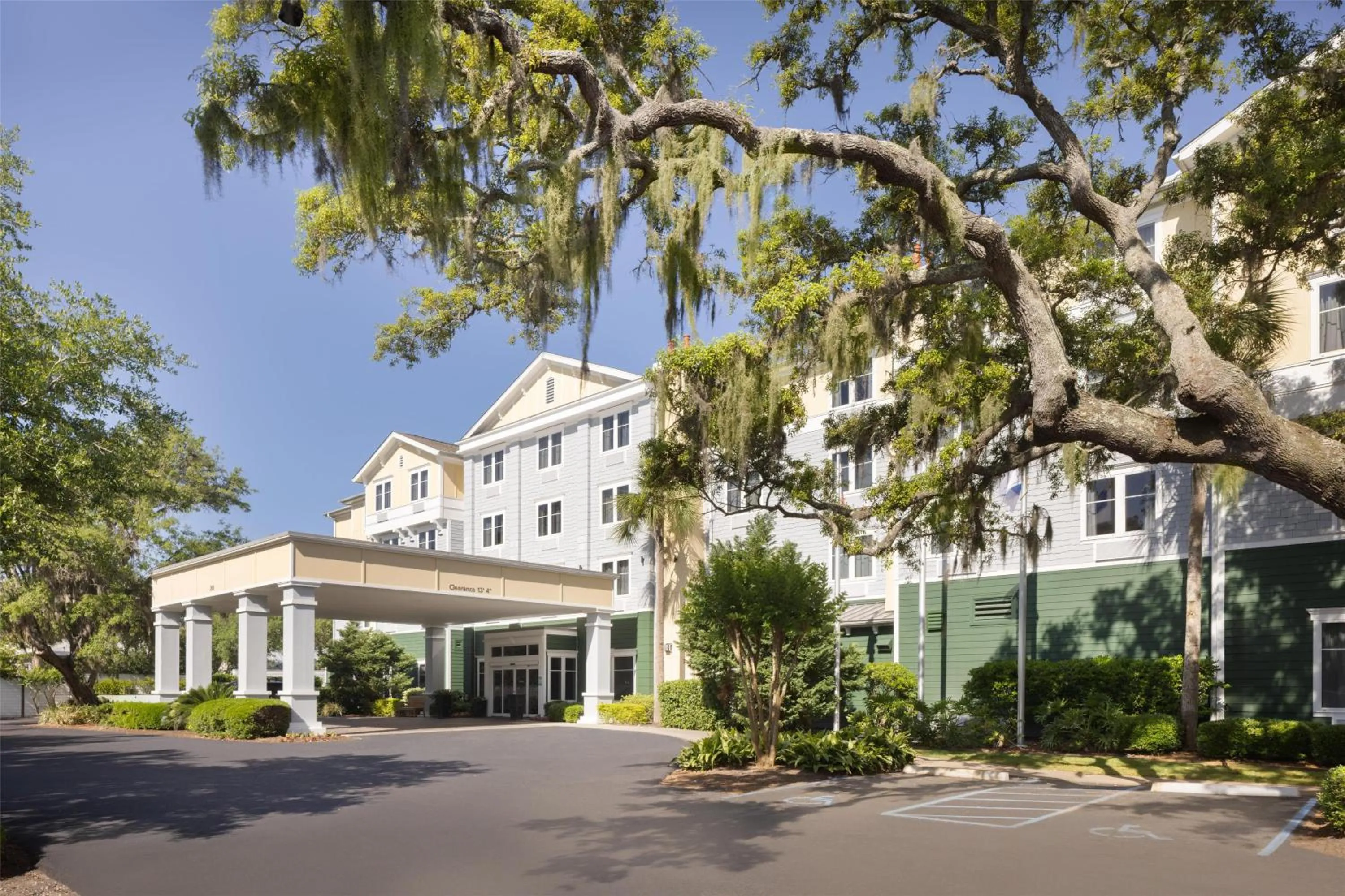 Property building in Hampton Inn & Suites Jekyll Island