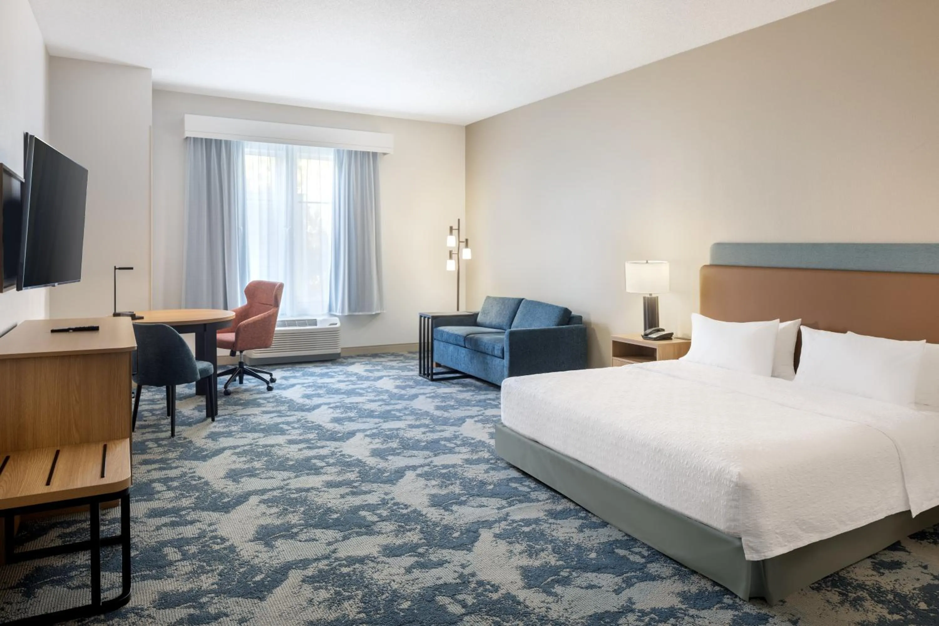 Bed in Hampton Inn & Suites Jekyll Island