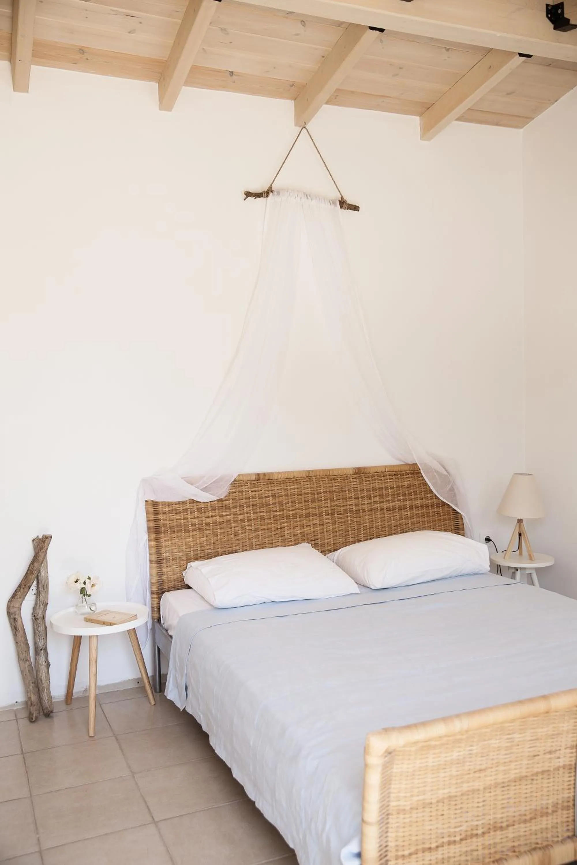 Bedroom, Bed in Sanidiamonds