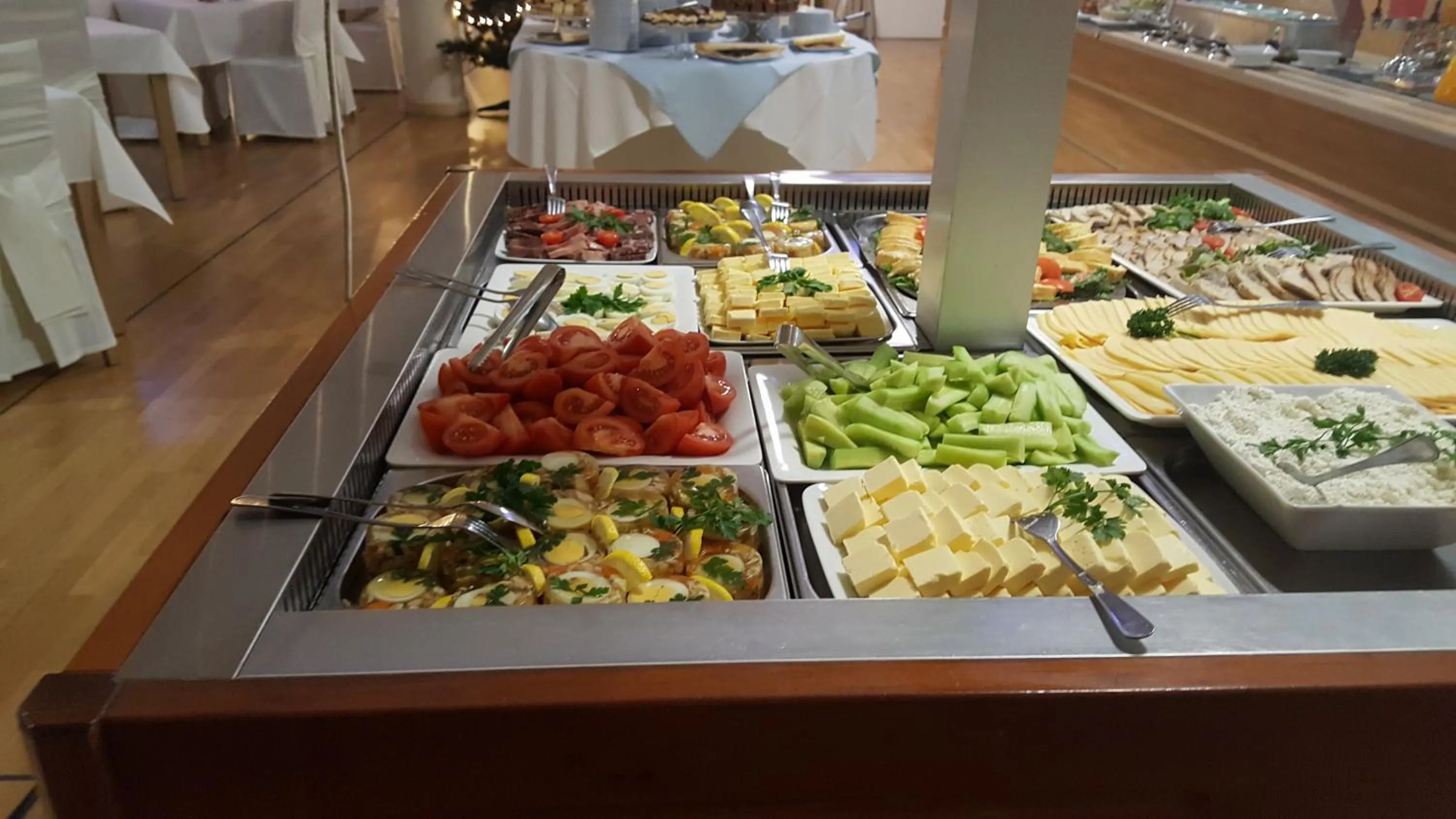 Breakfast in Hotel Cieplice MEDI & SPA