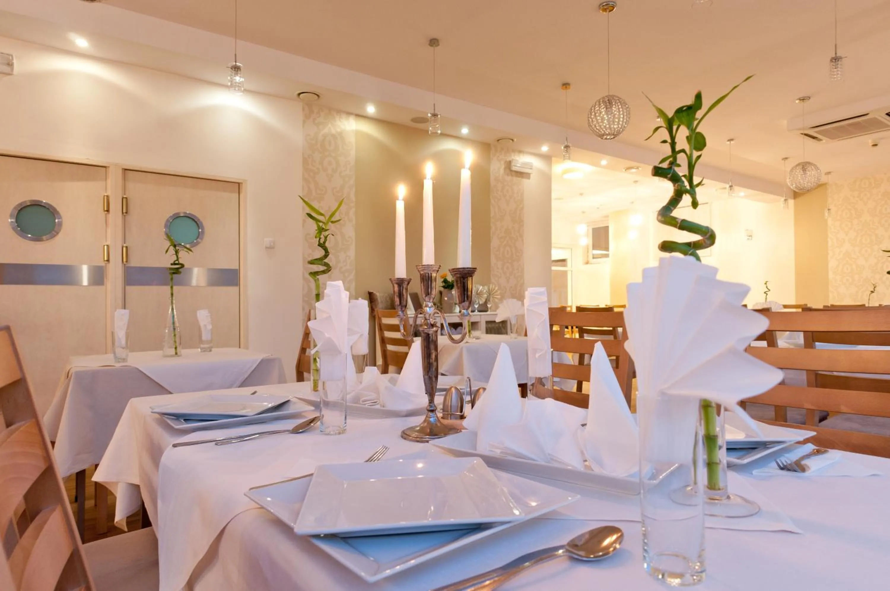 Restaurant/places to eat in Hotel Cieplice MEDI & SPA