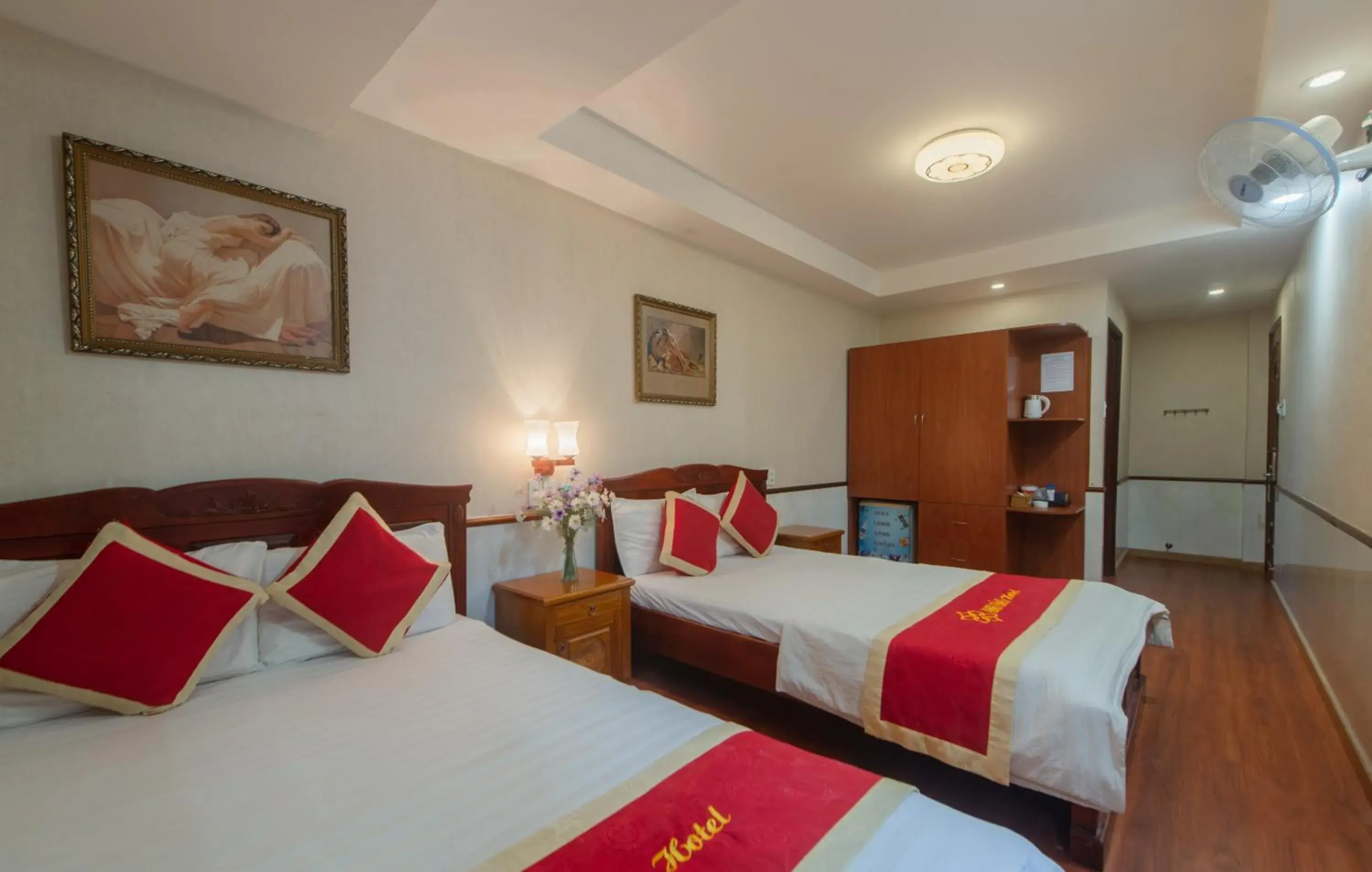 Queen Room with Two Queen Beds in Hotel Nhu Y 2 Queen Room with Two Queen Beds in Hotel Nhu Y 2