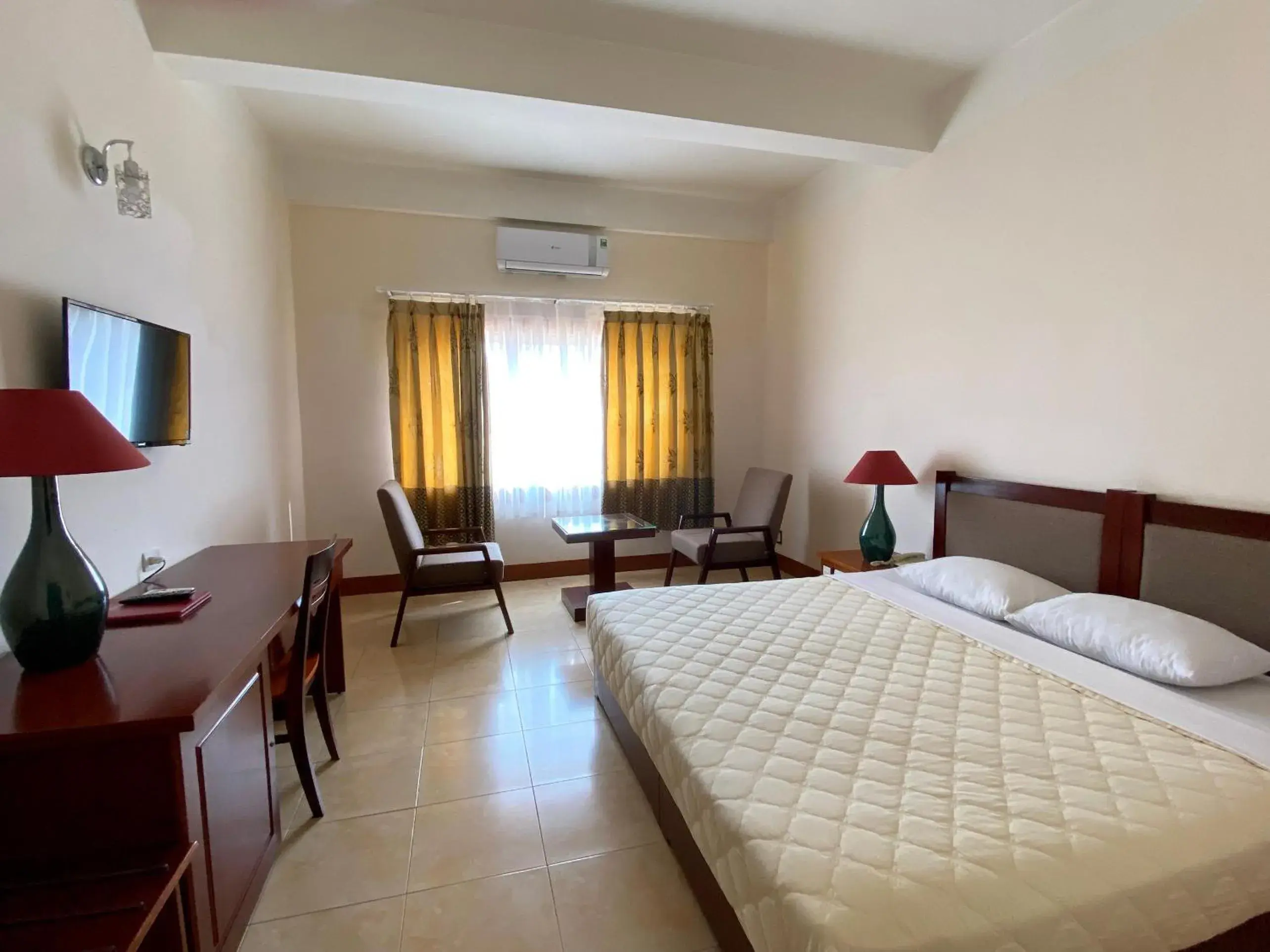 Standard Double or Twin Room in Dam San Hotel Standard Double or Twin Room in Dam San Hotel