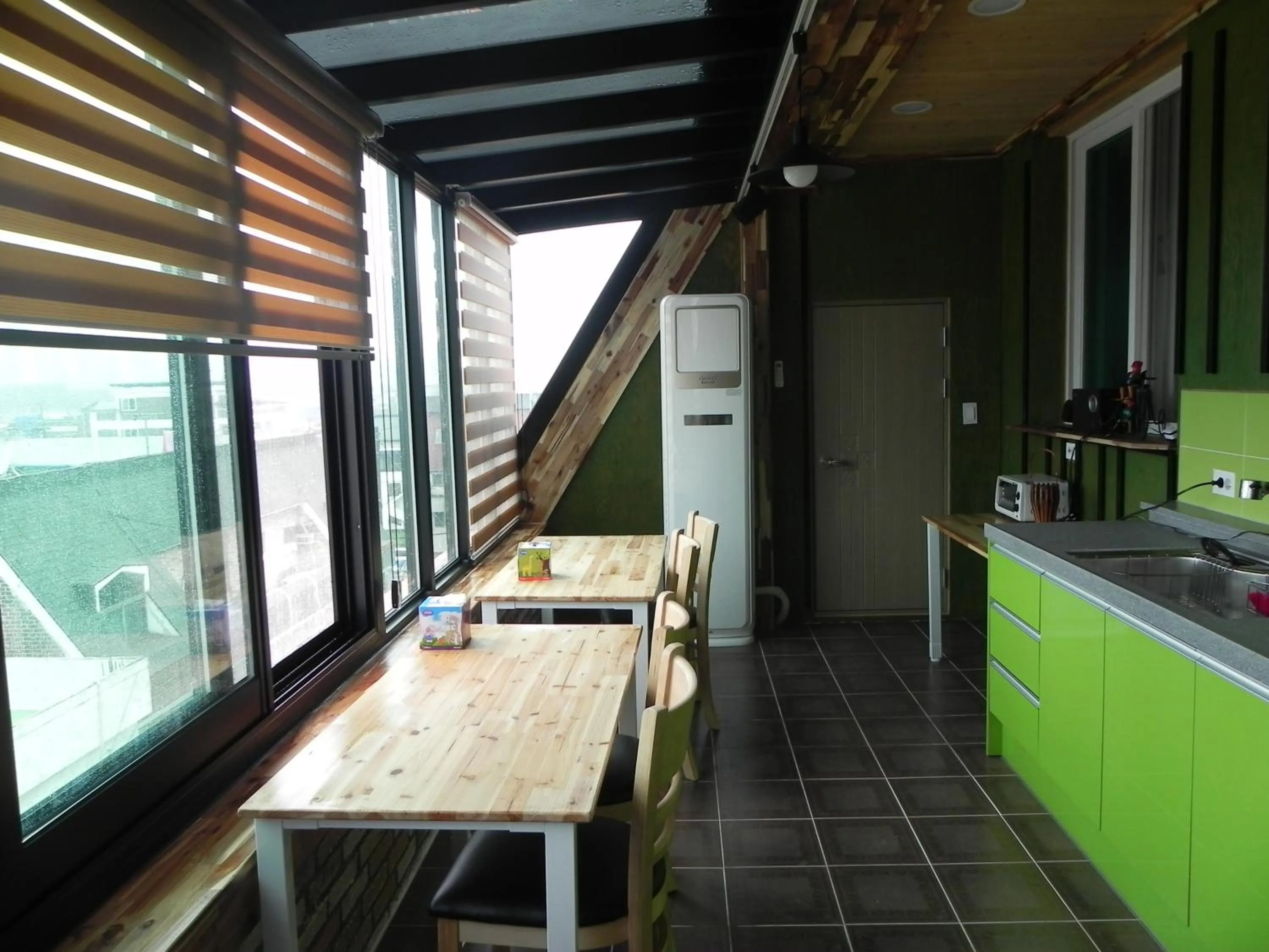 Dining area in Jeonju International Hostel