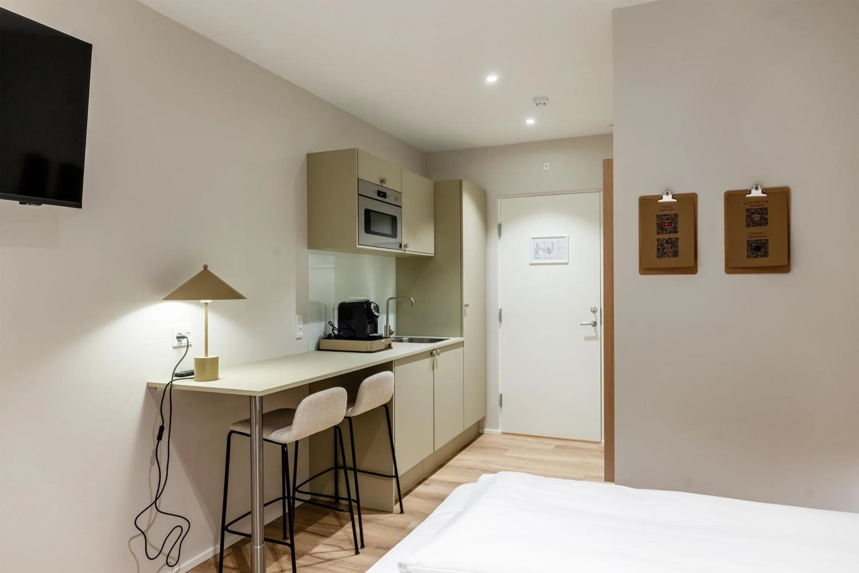 kitchen, Bed in Hotel Skjern