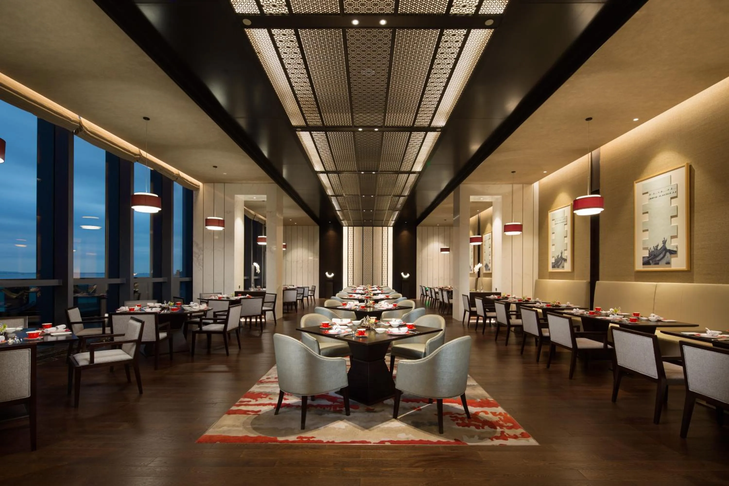 Restaurant/places to eat in Fliport Wutong Hotel-Free Welcome Fruit & Near Exhibition Center