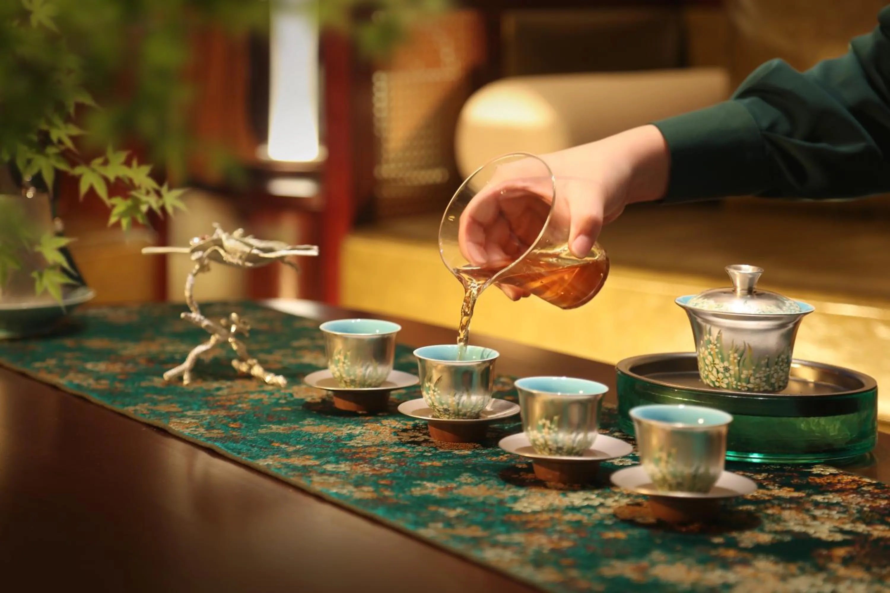 Restaurant/places to eat in Fliport Wutong Hotel-Free Welcome Fruit & Near Exhibition Center