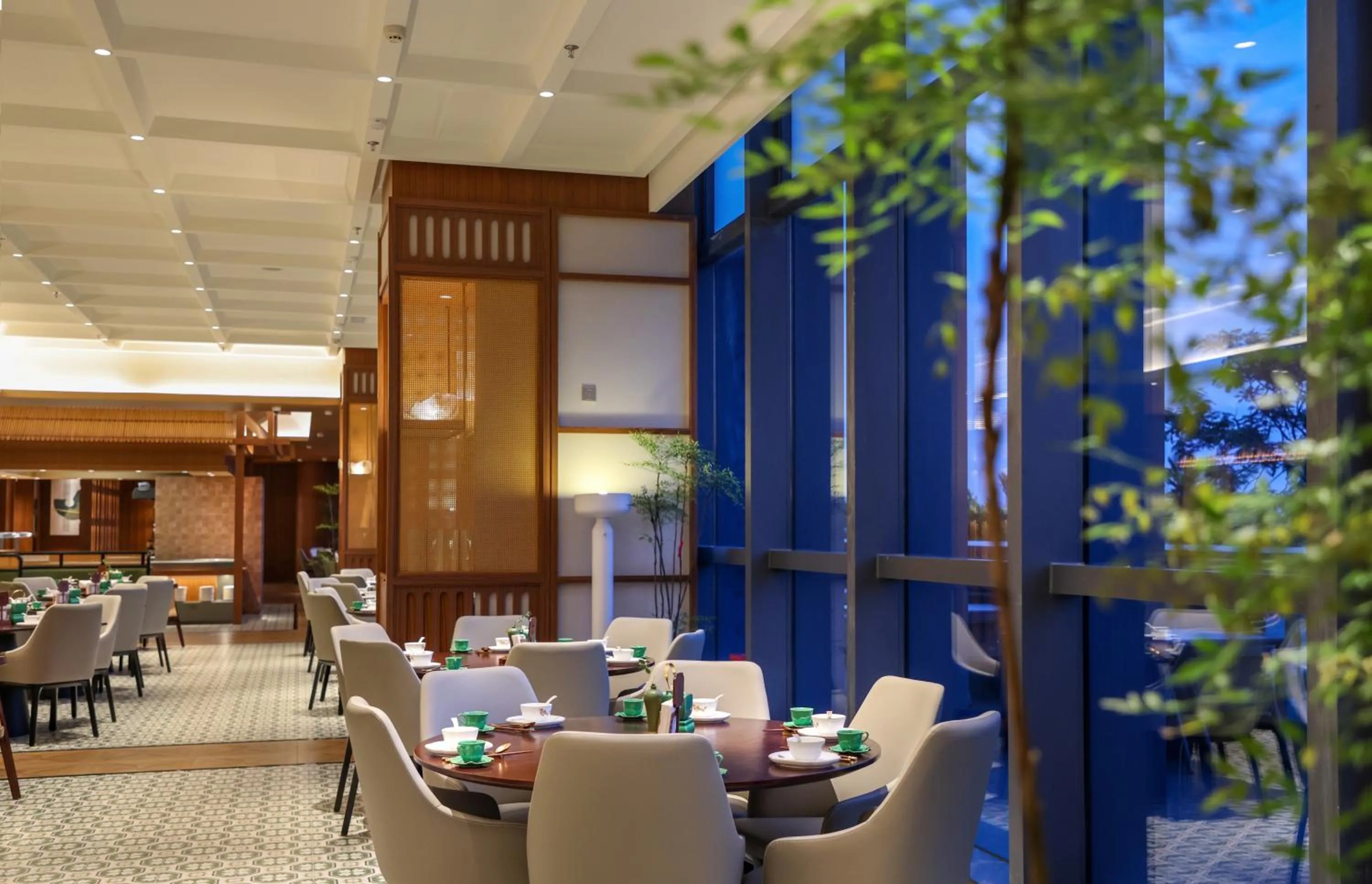 Restaurant/places to eat in Fliport Wutong Hotel-Free Welcome Fruit & Near Exhibition Center