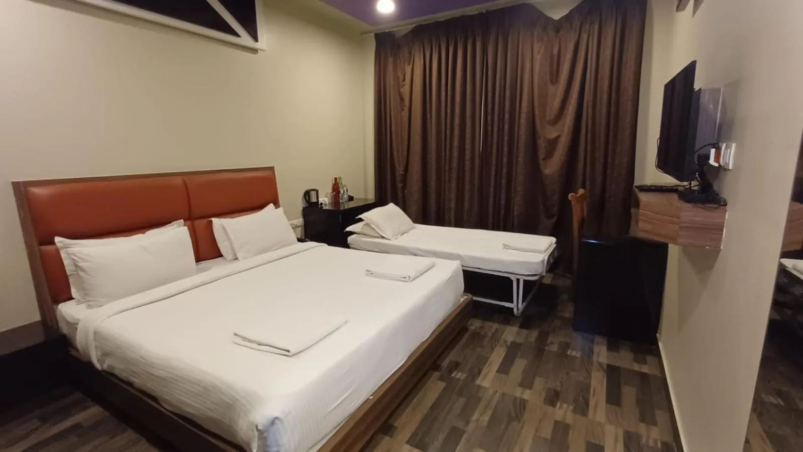 Bed in Hotel Sriram JB Residency