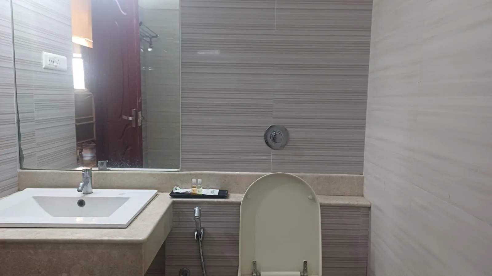 Shower in Hotel Sriram JB Residency