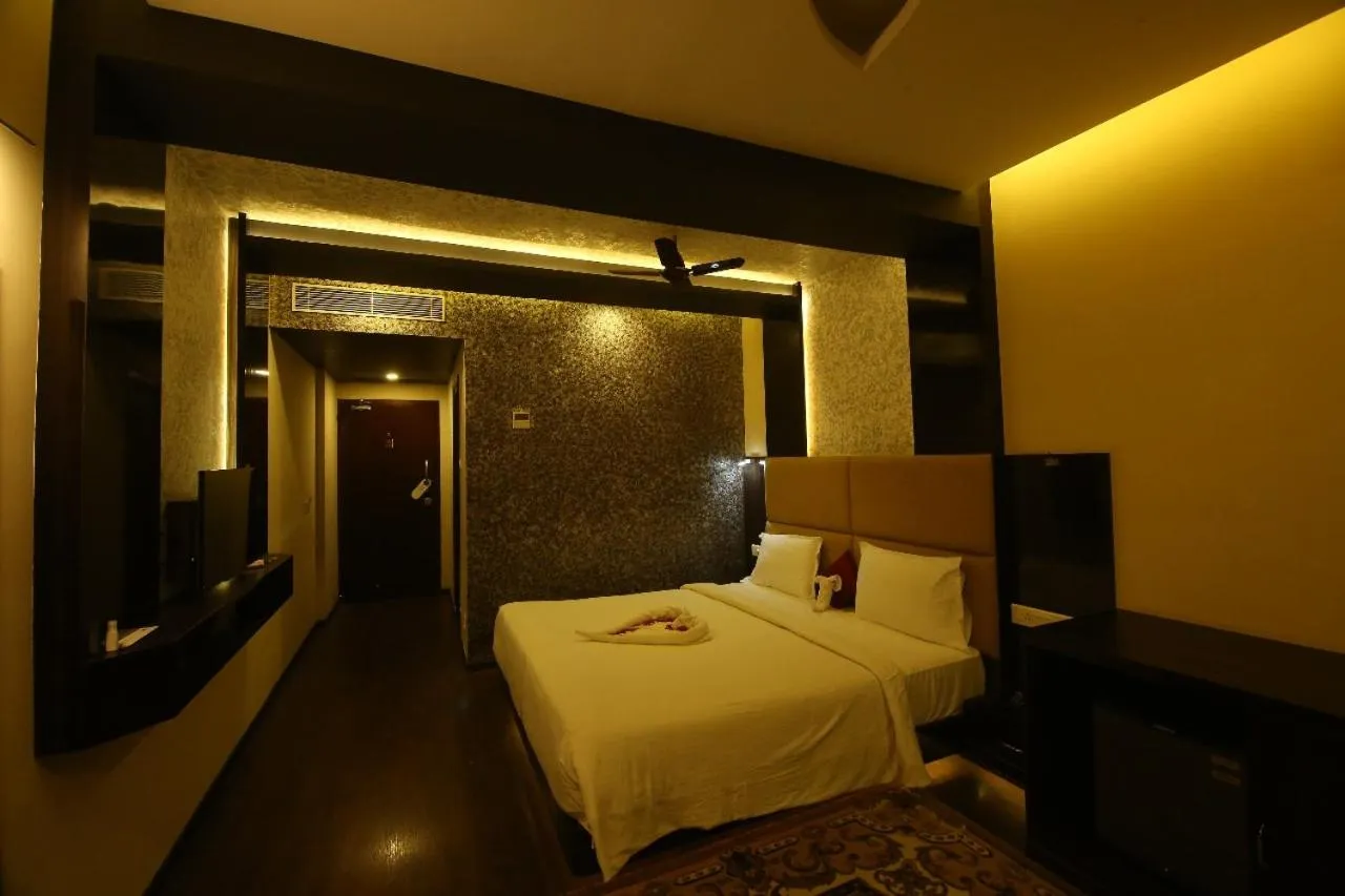 Bed in Hotel Sriram JB Residency