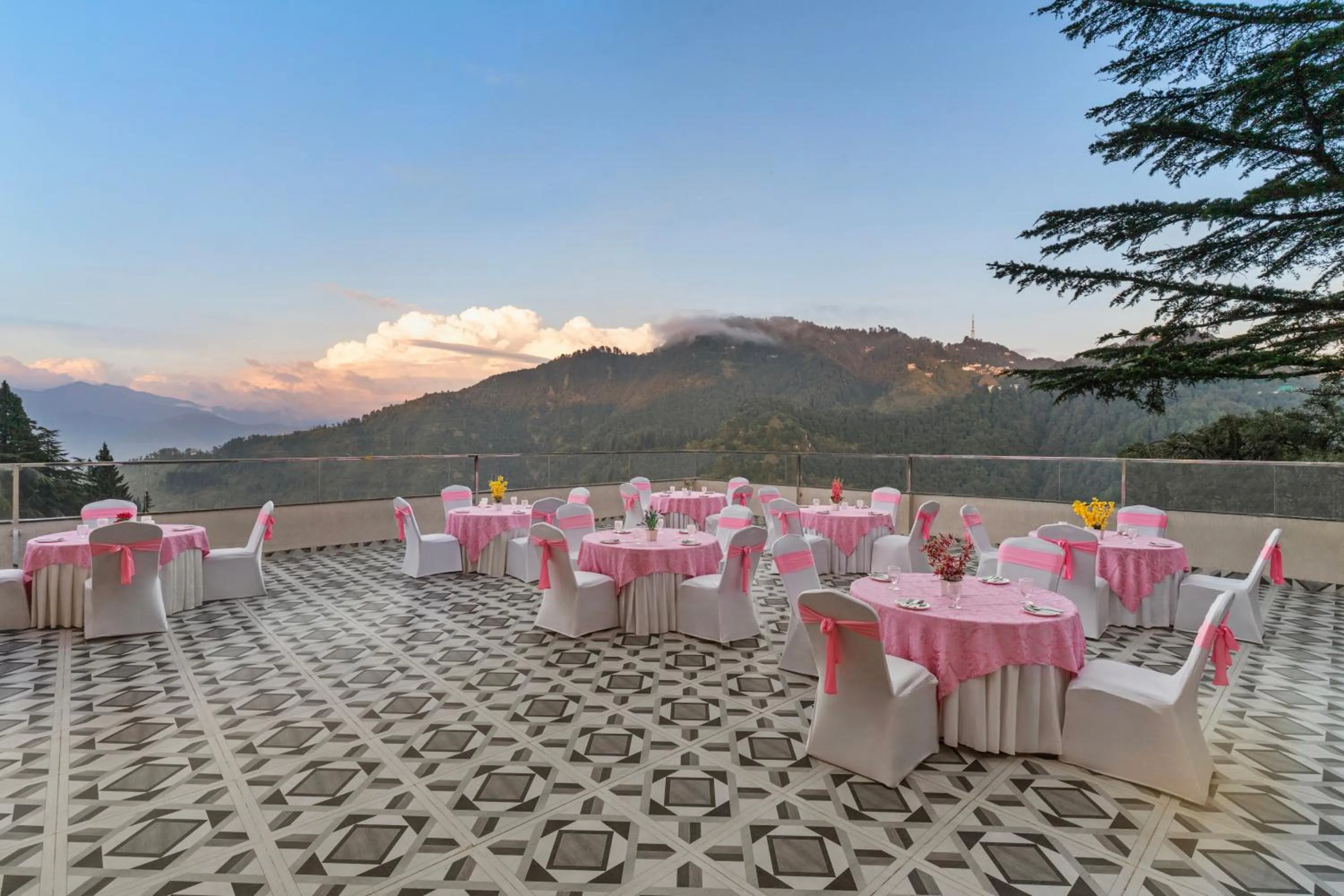 Country Inn Premier Pacific Mall Road Mussoorie