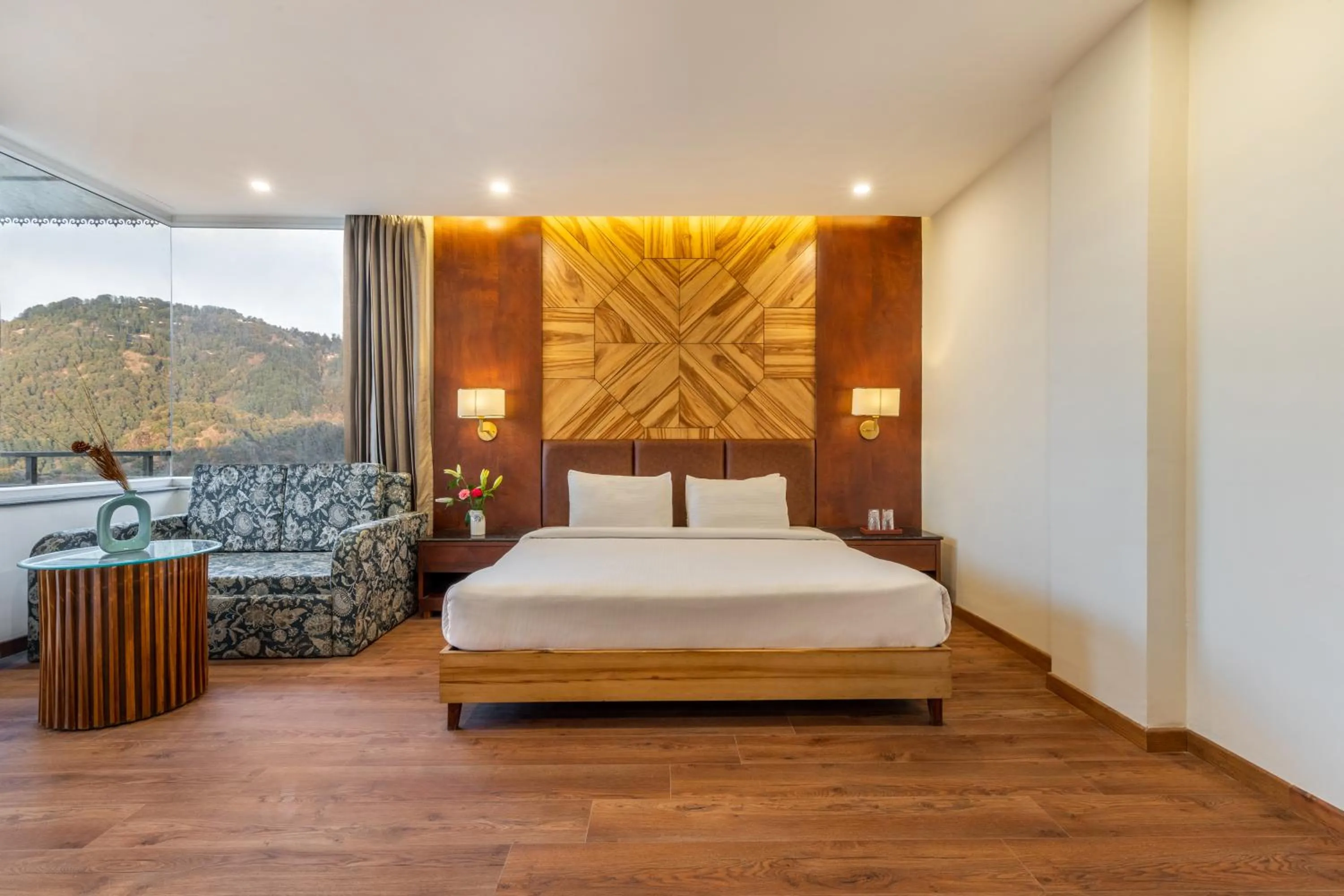 Bedroom, Bed in Country Inn Premier Pacific Mall Road Mussoorie