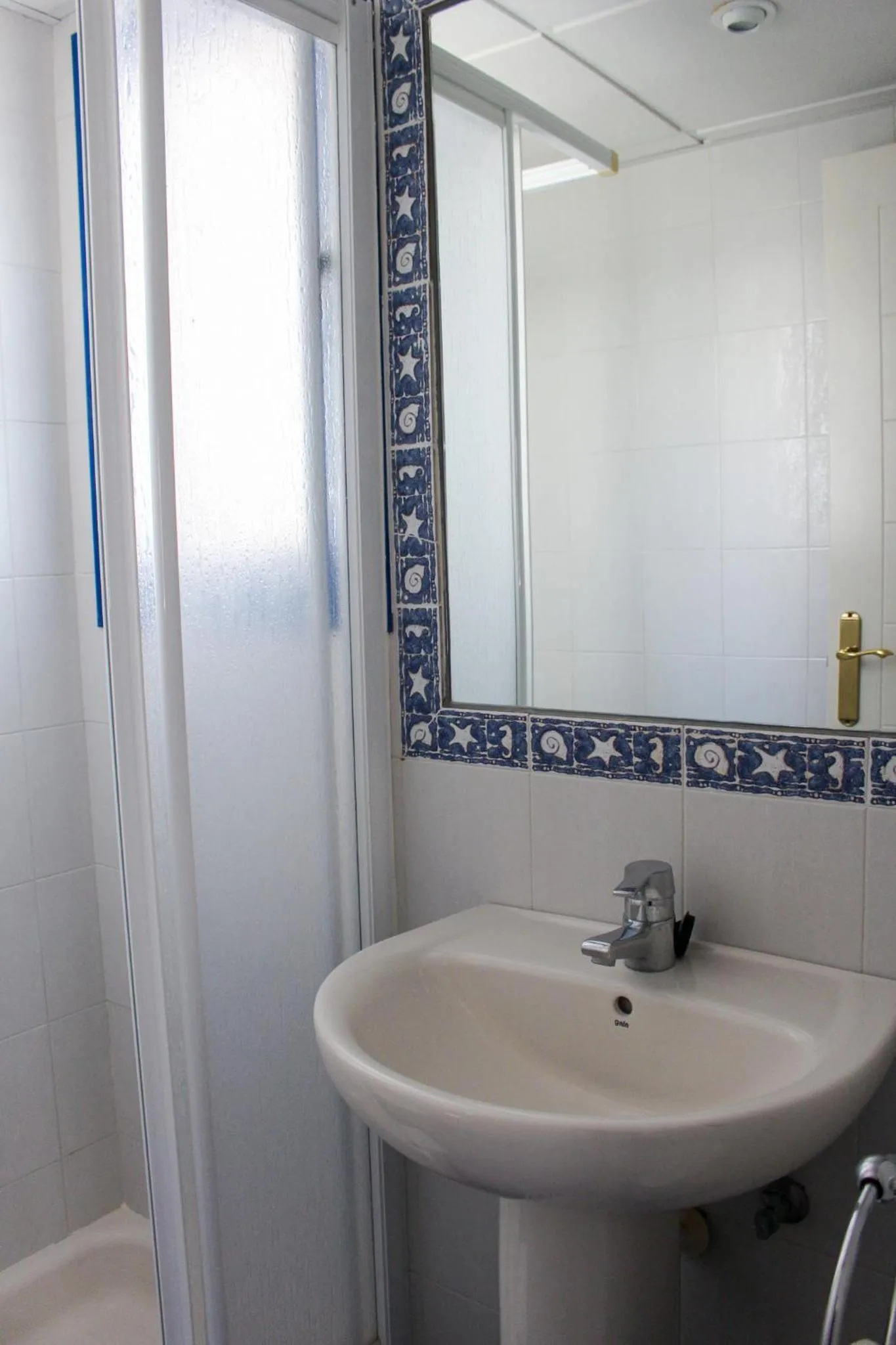 Shower in Turquesa Beach Unitursa