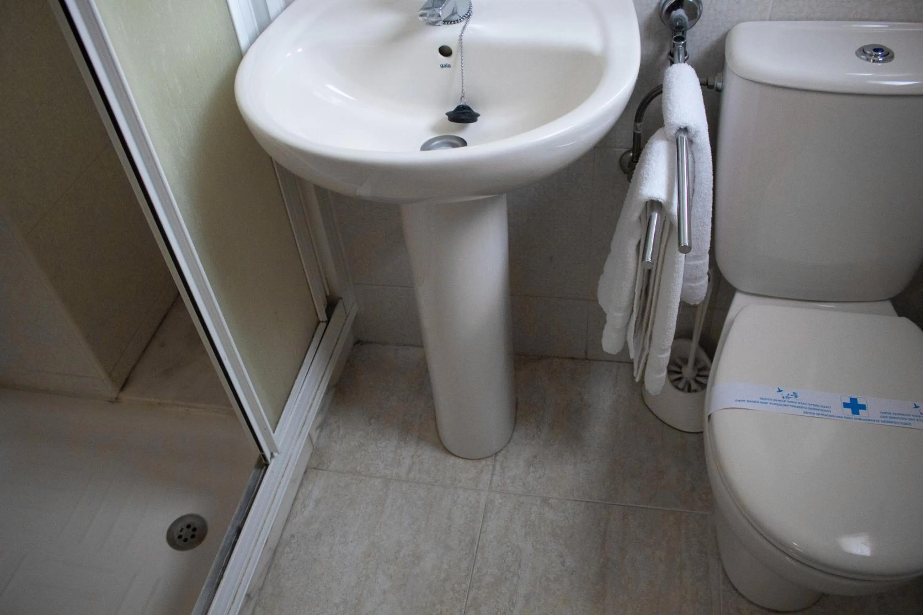 Toilet in Apartamentos Coral Beach Unitursa