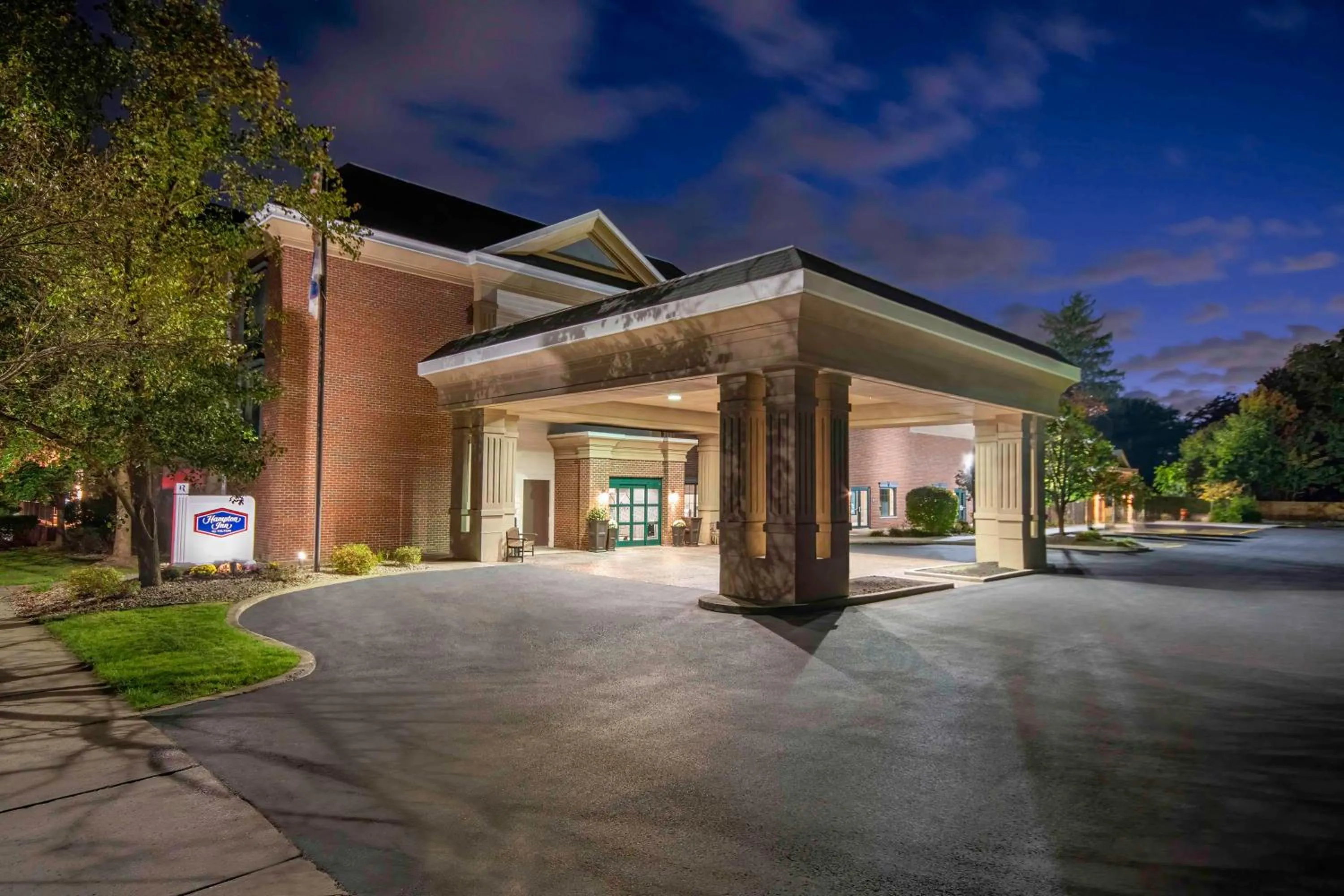 Property building in Hampton Inn East Aurora