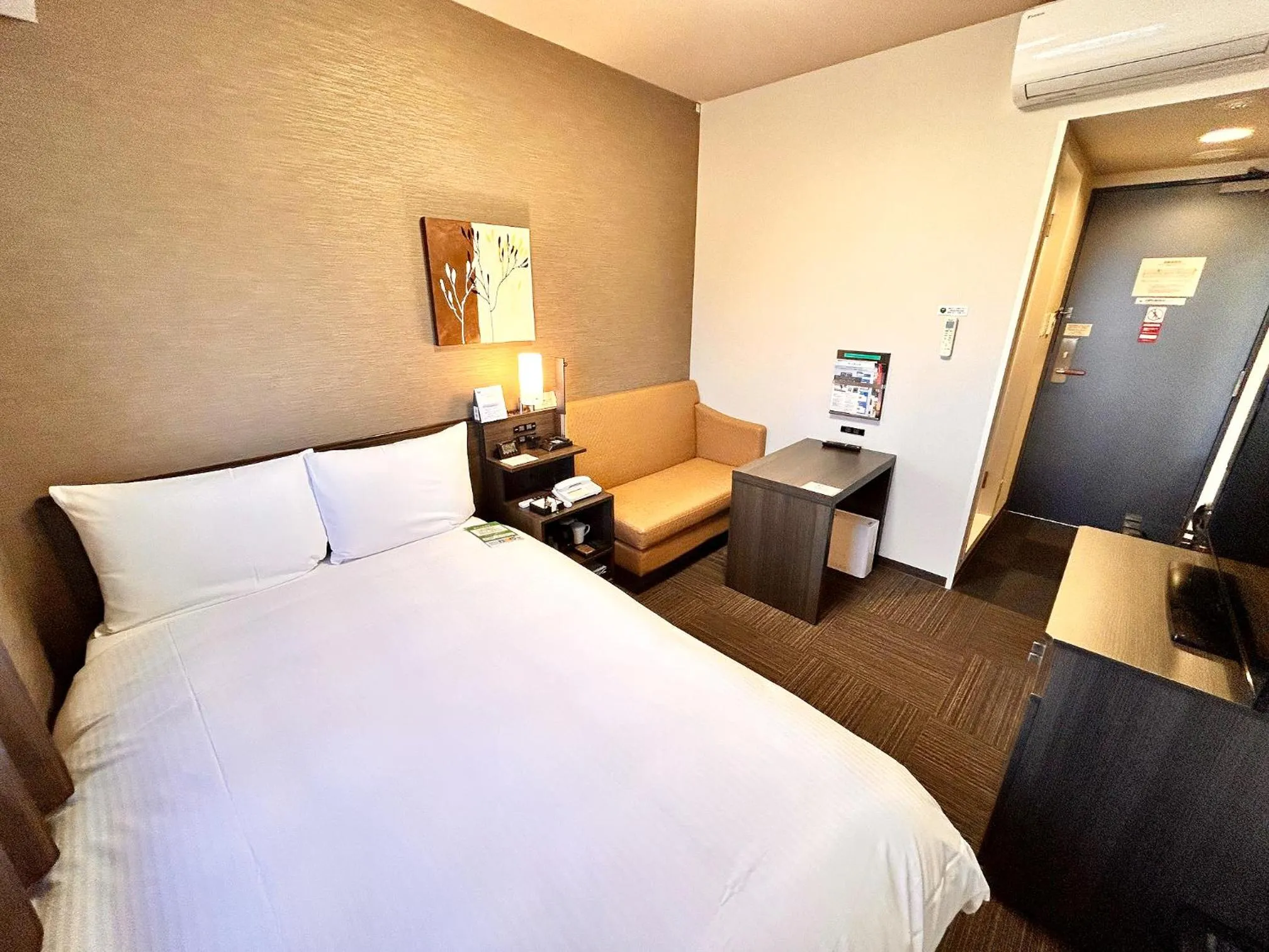 Photo of the whole room, Bed in Hotel Route-Inn Anan