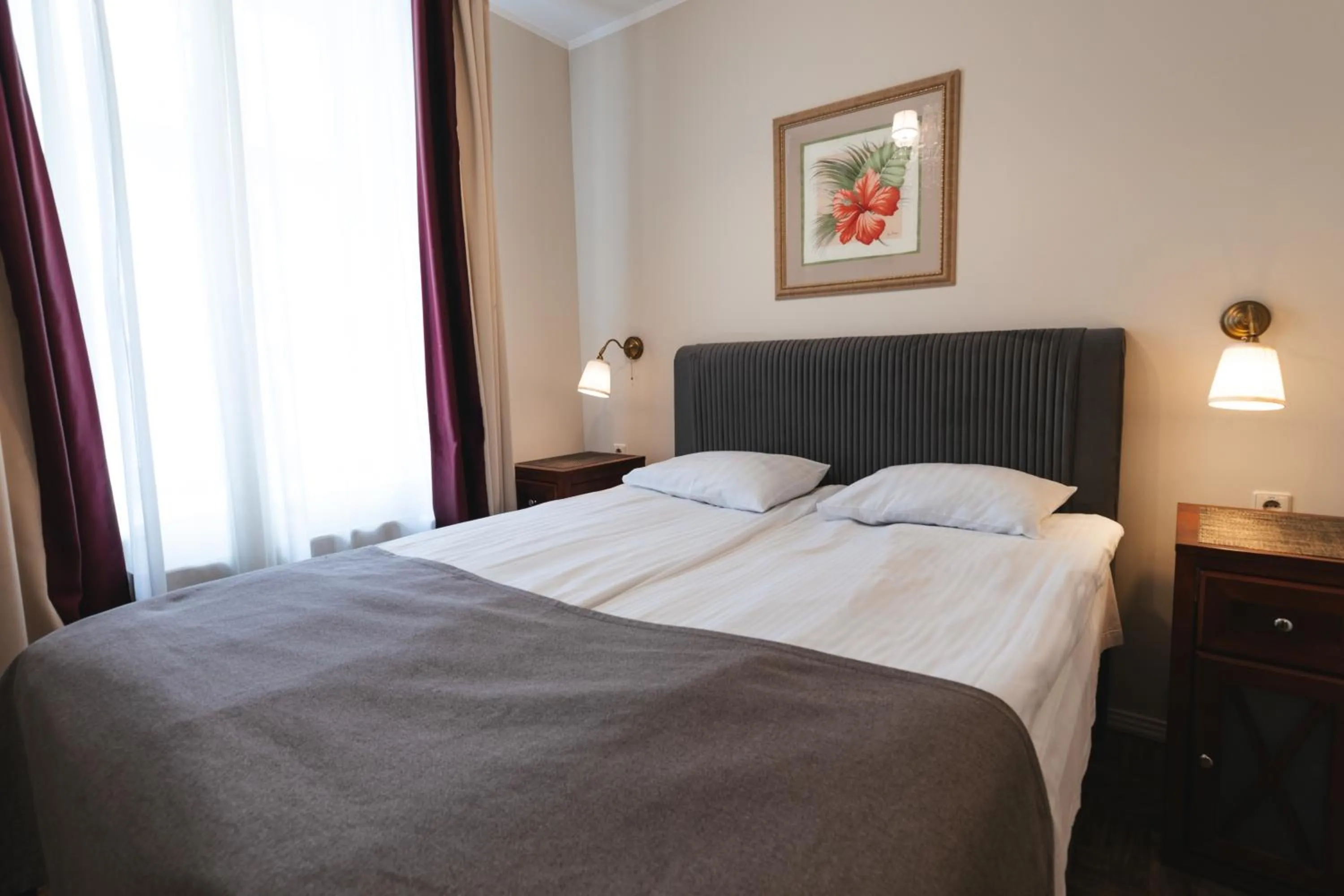 Photo of the whole room, Bed in Forums Boutique Hotel