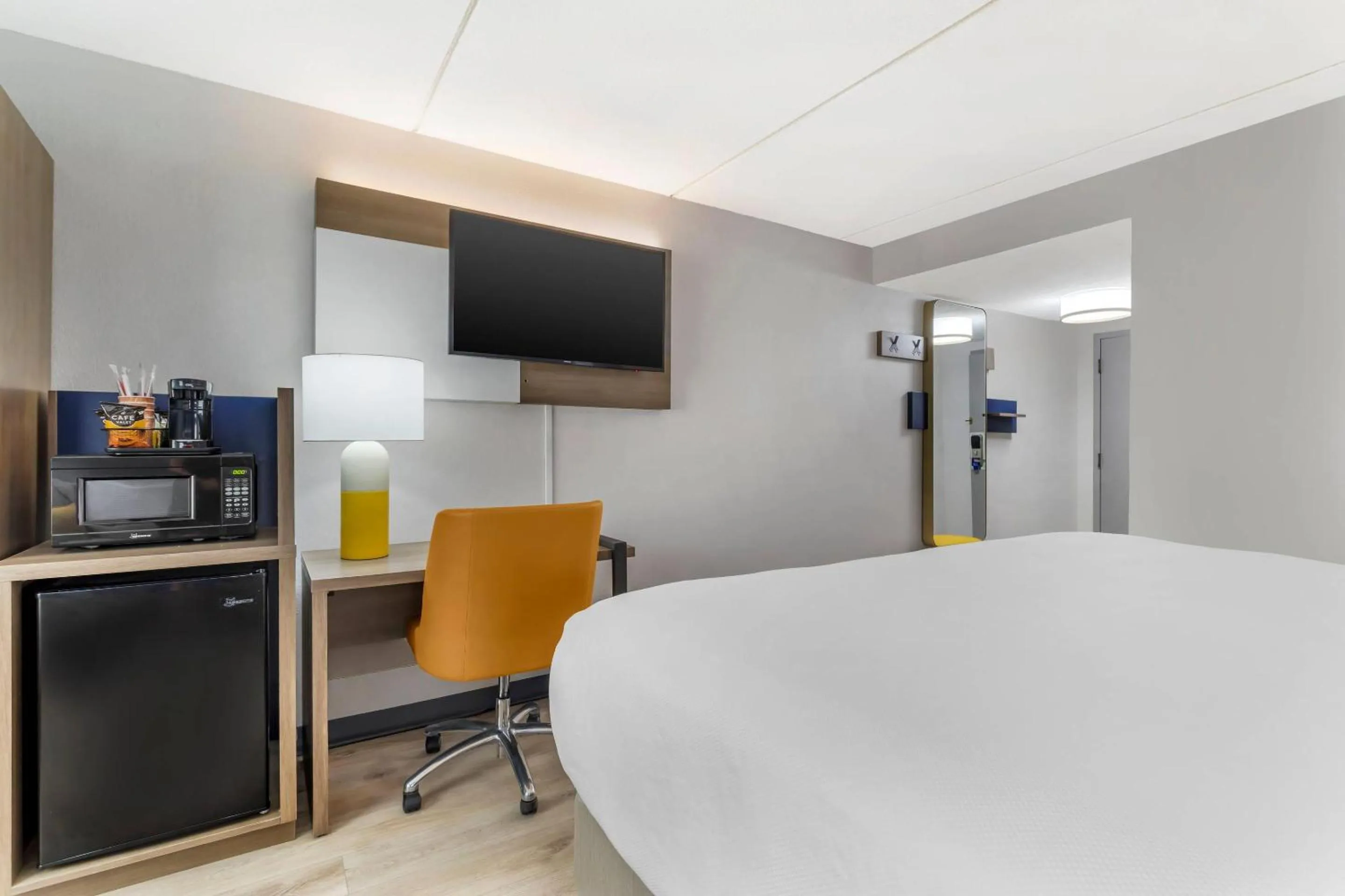 Bedroom in Comfort Inn Oak Ridge - Knoxville