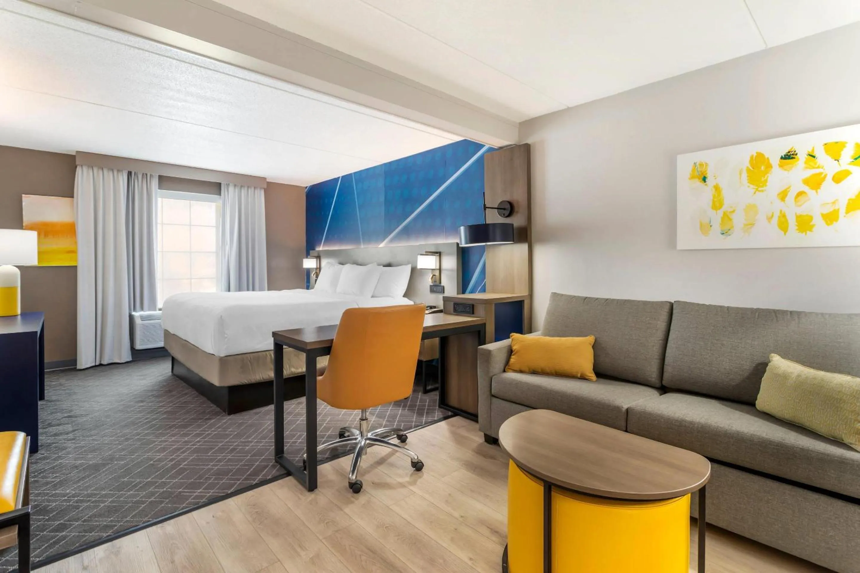 Bedroom in Comfort Inn Oak Ridge - Knoxville