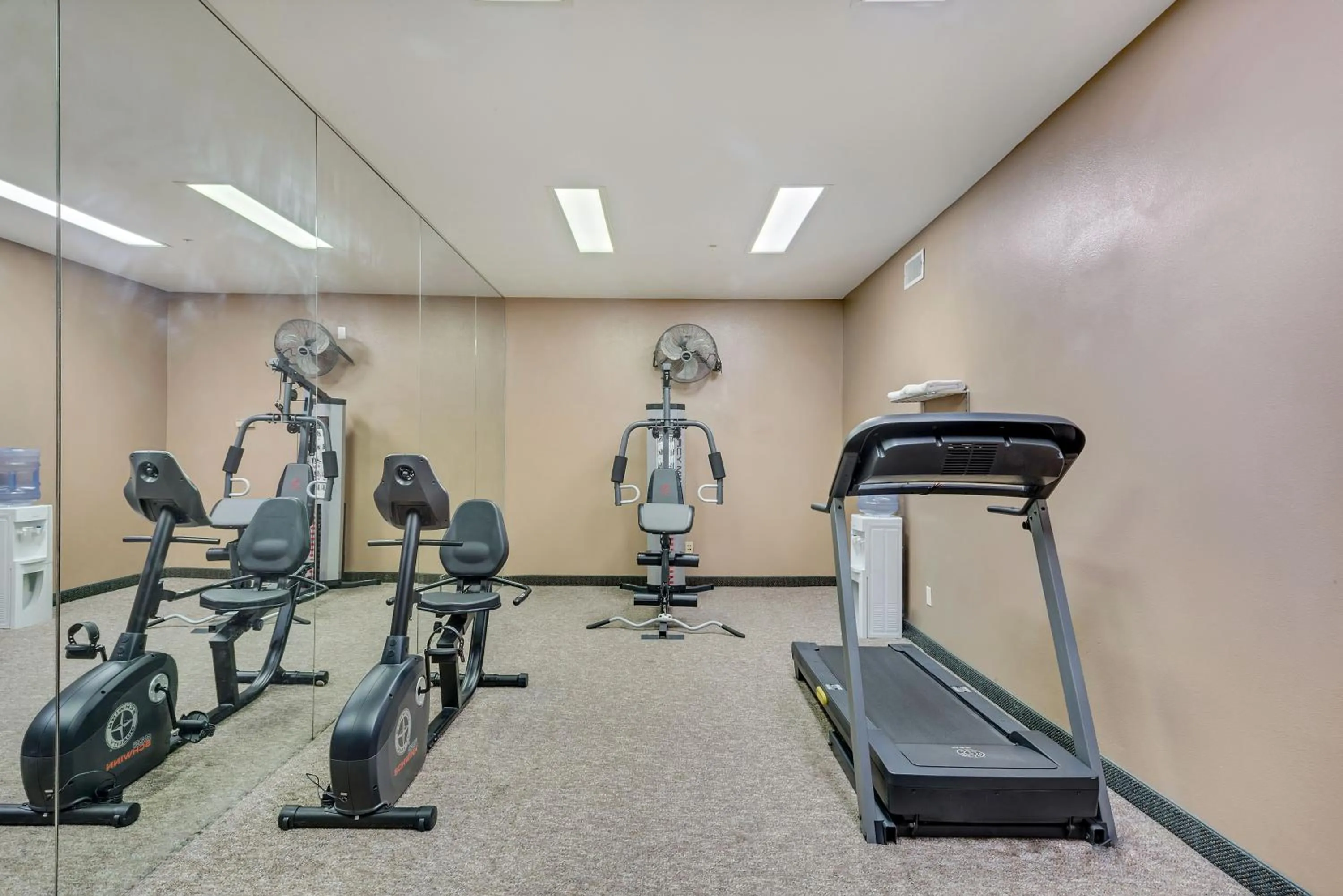 Fitness centre/facilities in Super 8 by Wyndham Weslaco