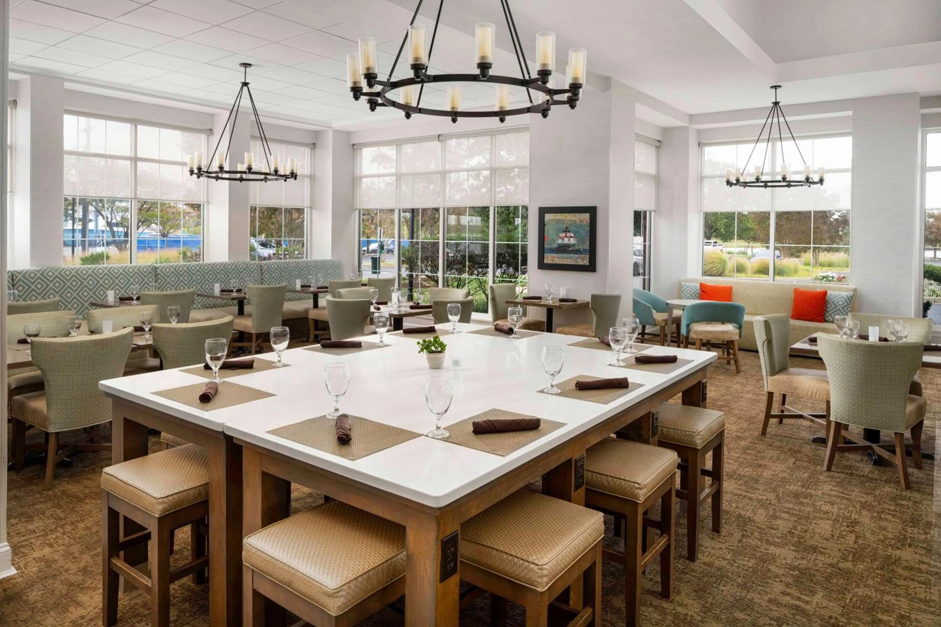 Restaurant/places to eat in Hilton Garden Inn Kent Island Marina