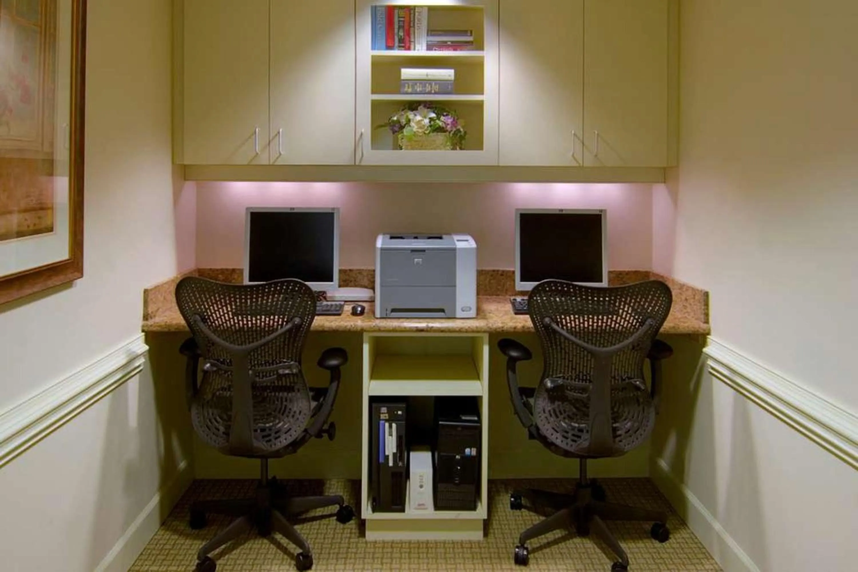 Business facilities in Hilton Garden Inn Raleigh Durham Airport