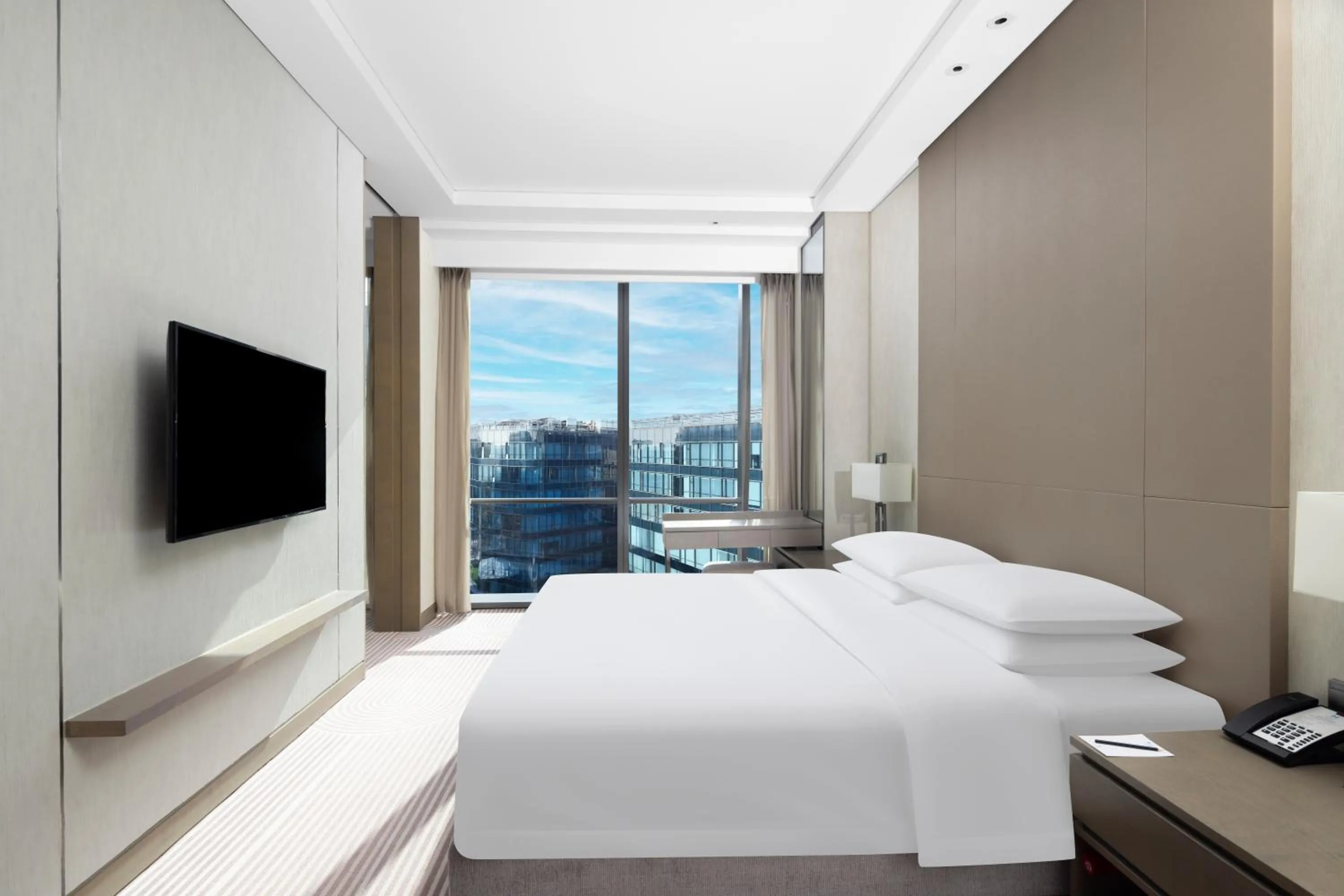 Bed in Hyatt House Shanghai Hongqiao CBD